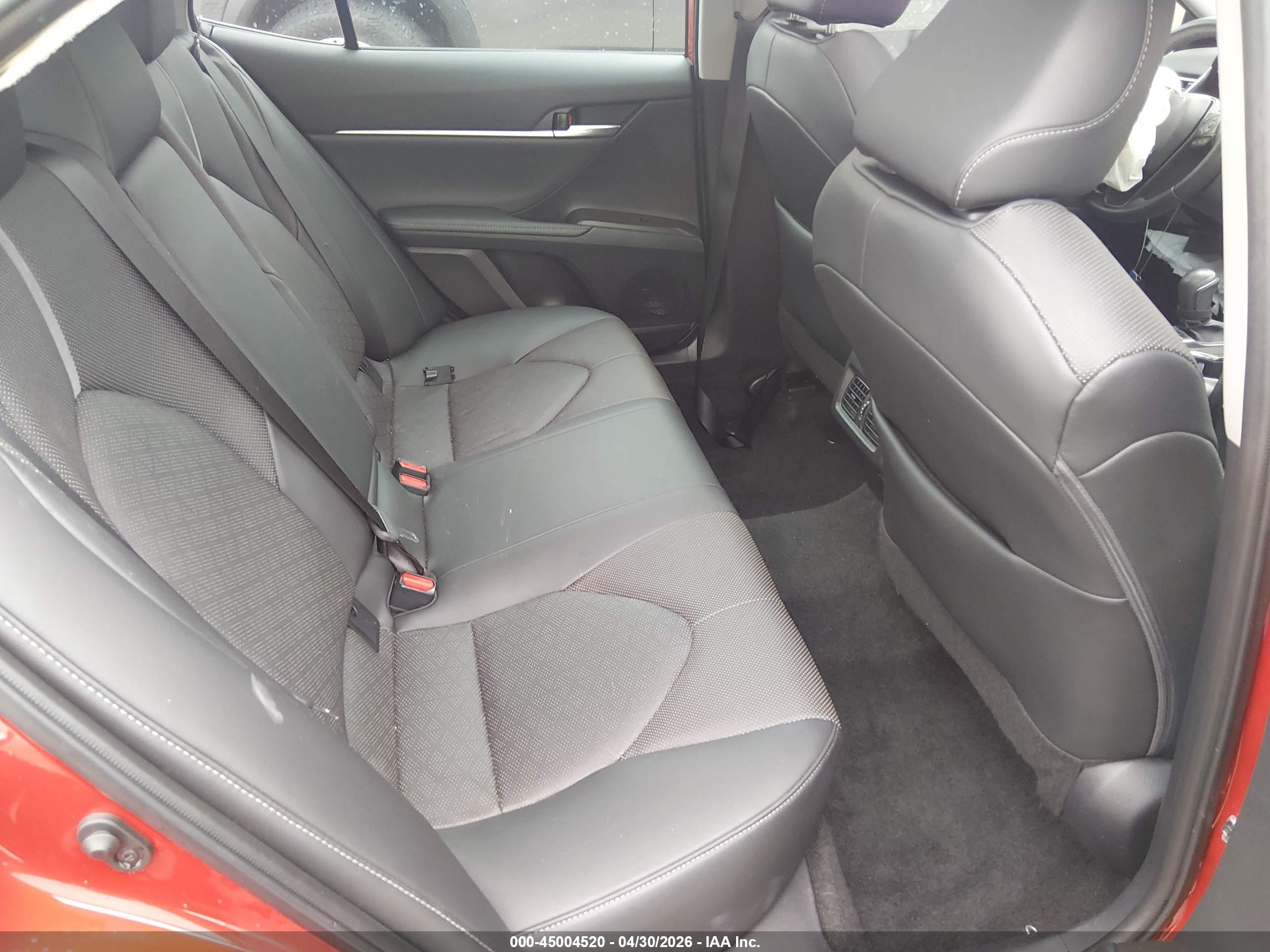 TOYOTA CAMRY image 8