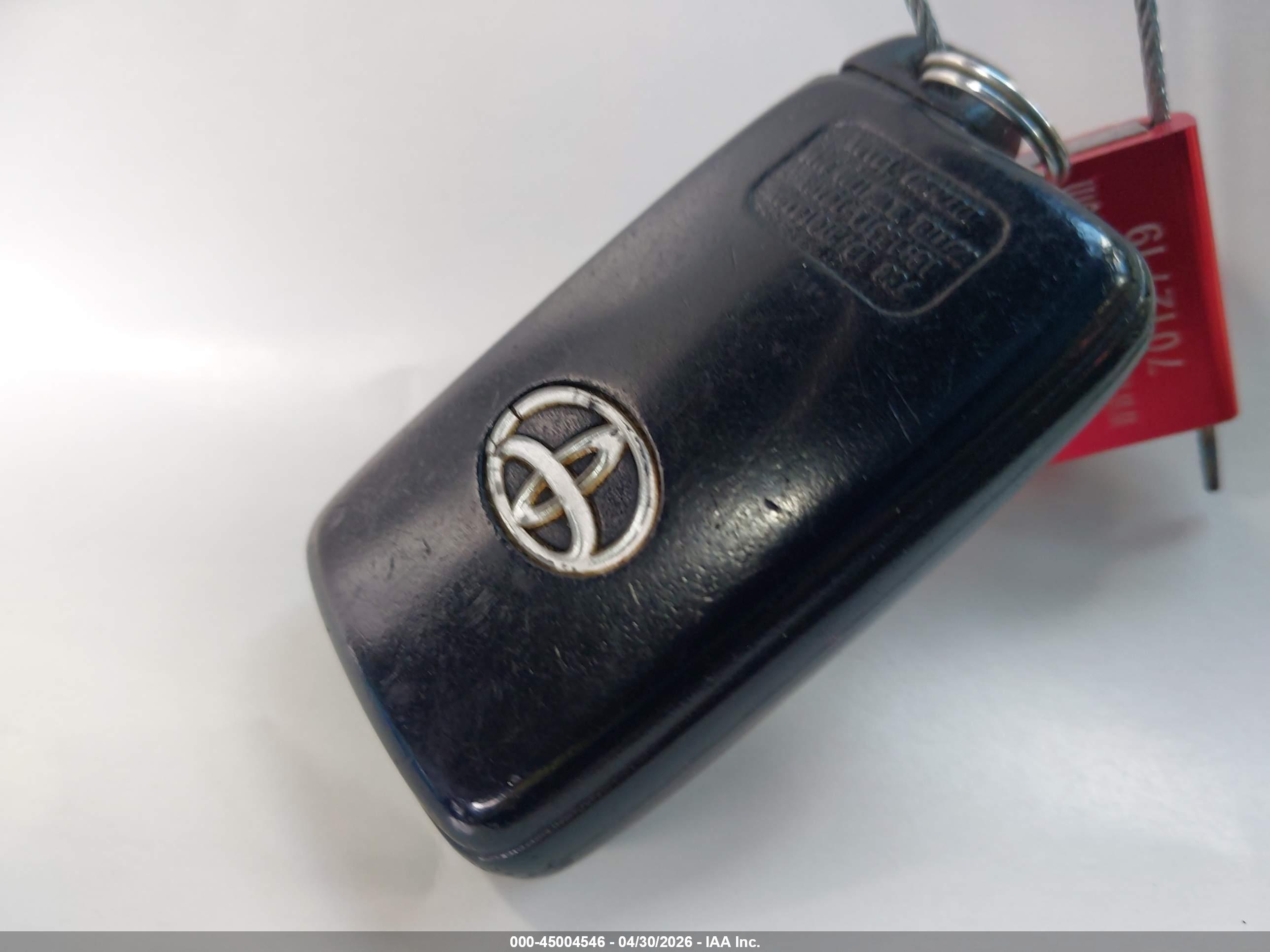 TOYOTA PRIUS image 11