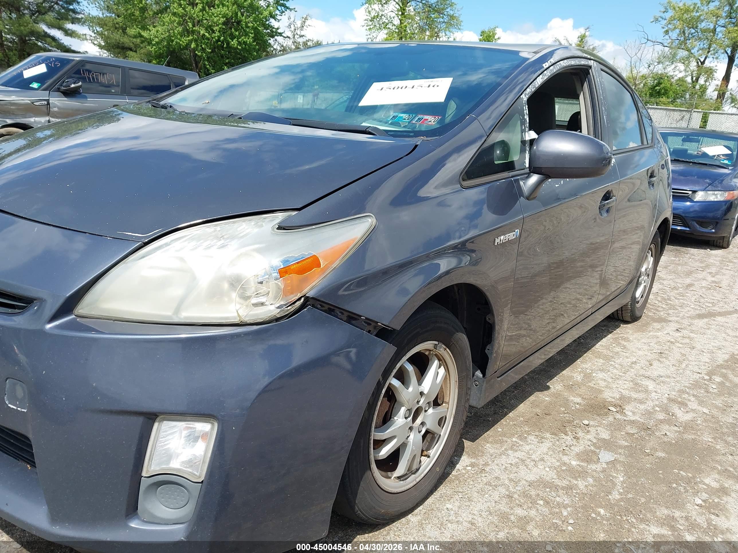 TOYOTA PRIUS image 6