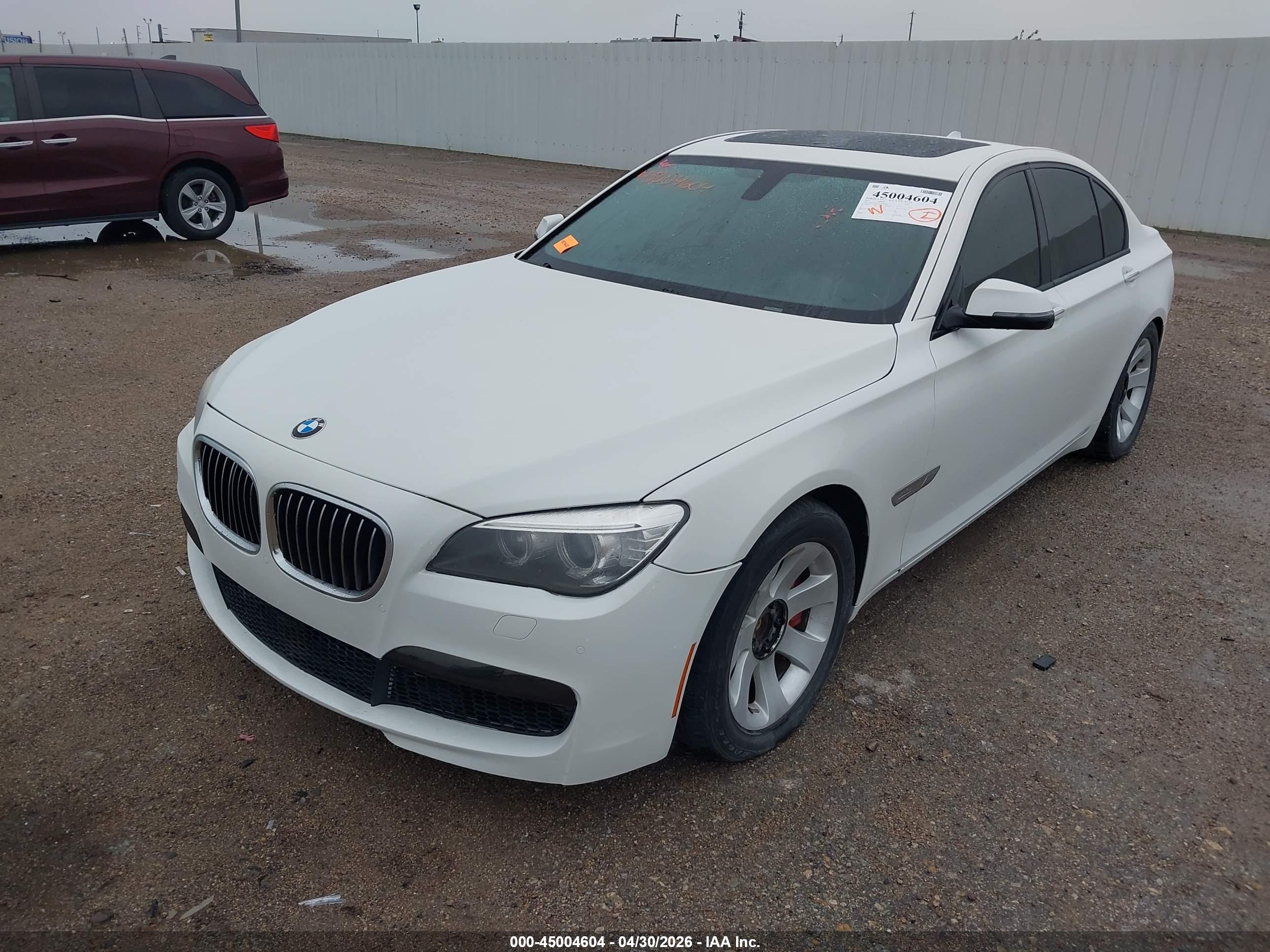 BMW 750I image 2