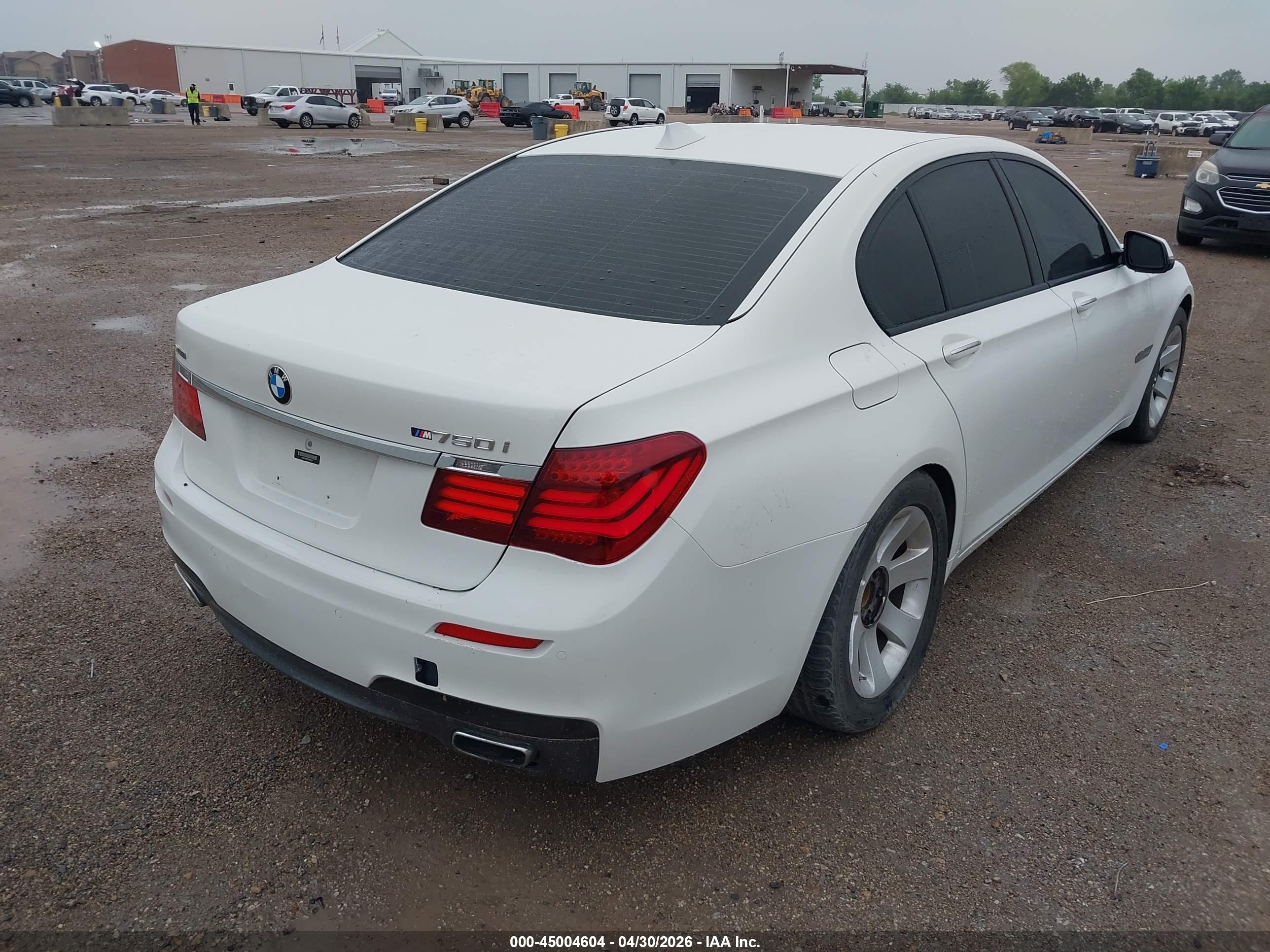 BMW 750I image 4