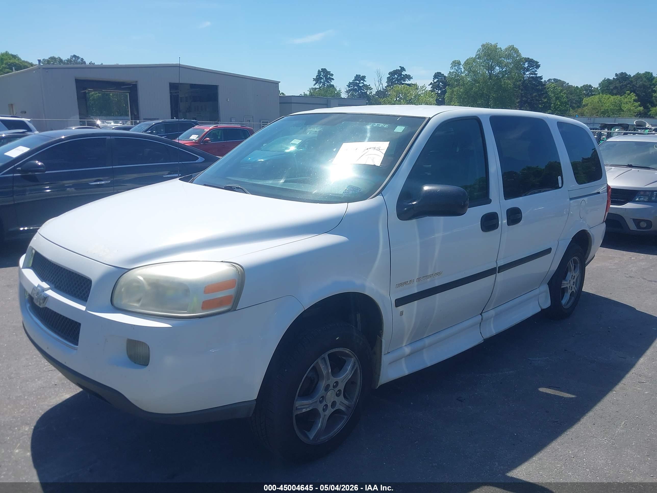 CHEVROLET UPLANDER image 2