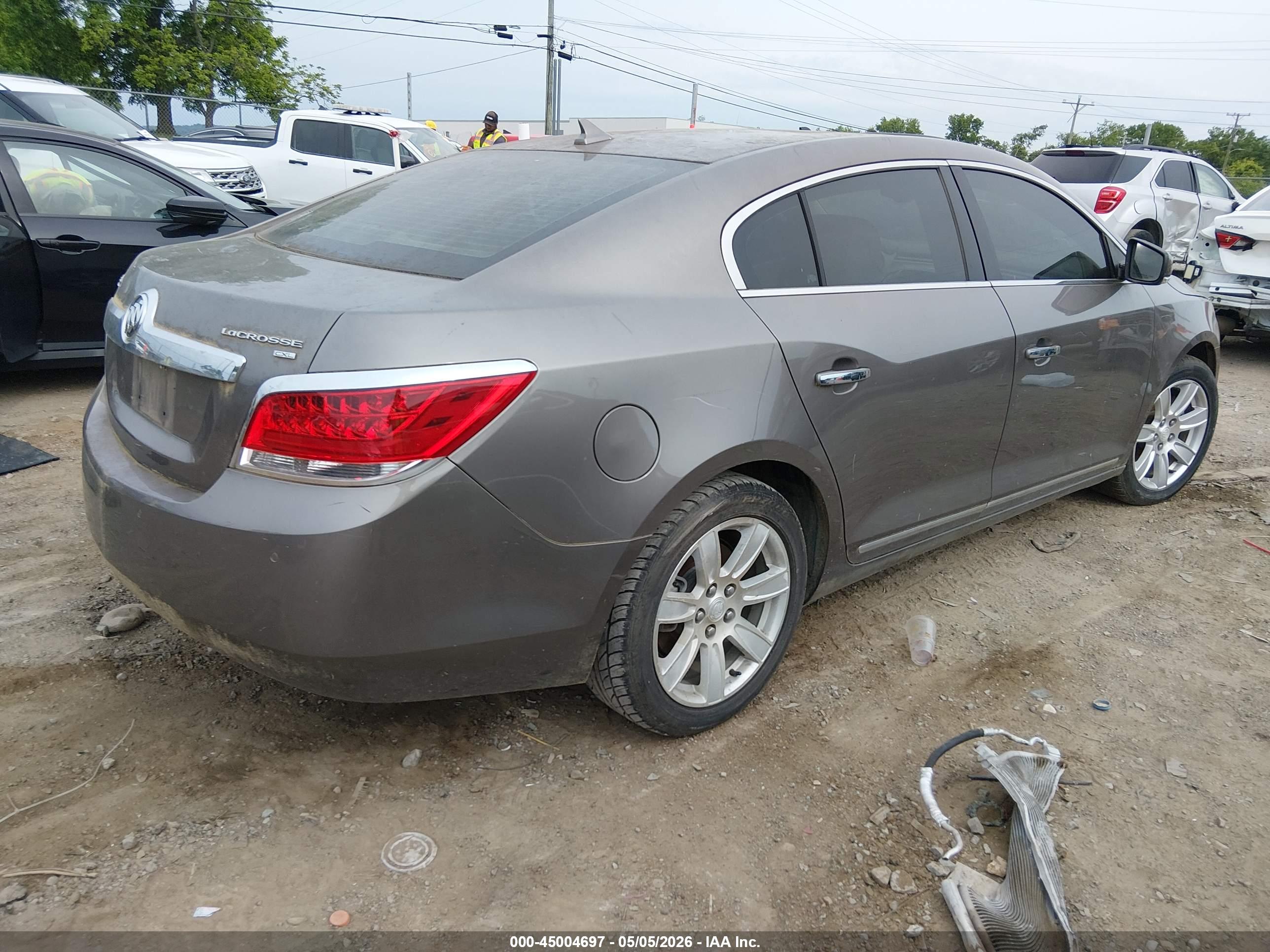 BUICK LACROSSE image 4