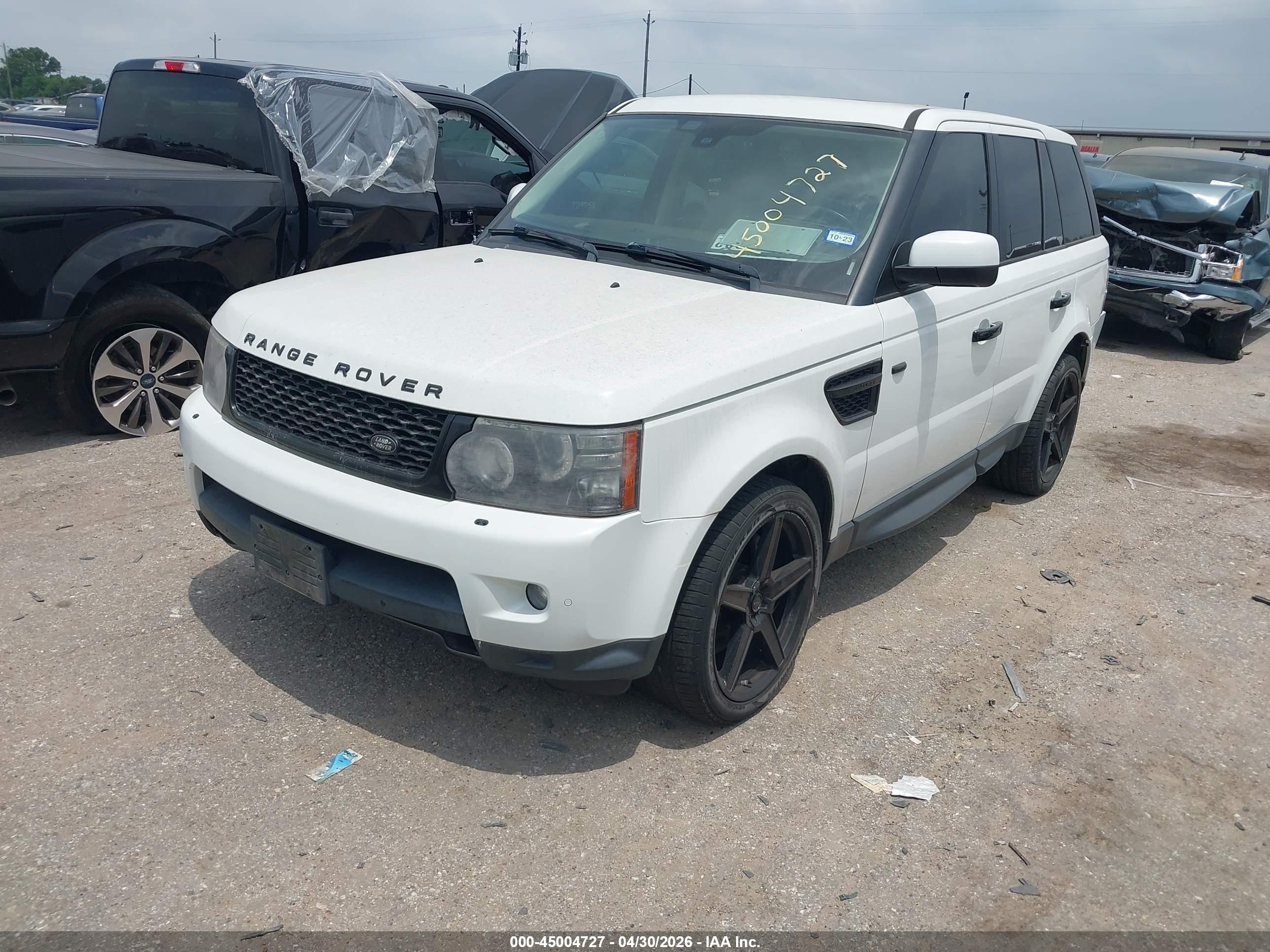 LAND ROVER image 2