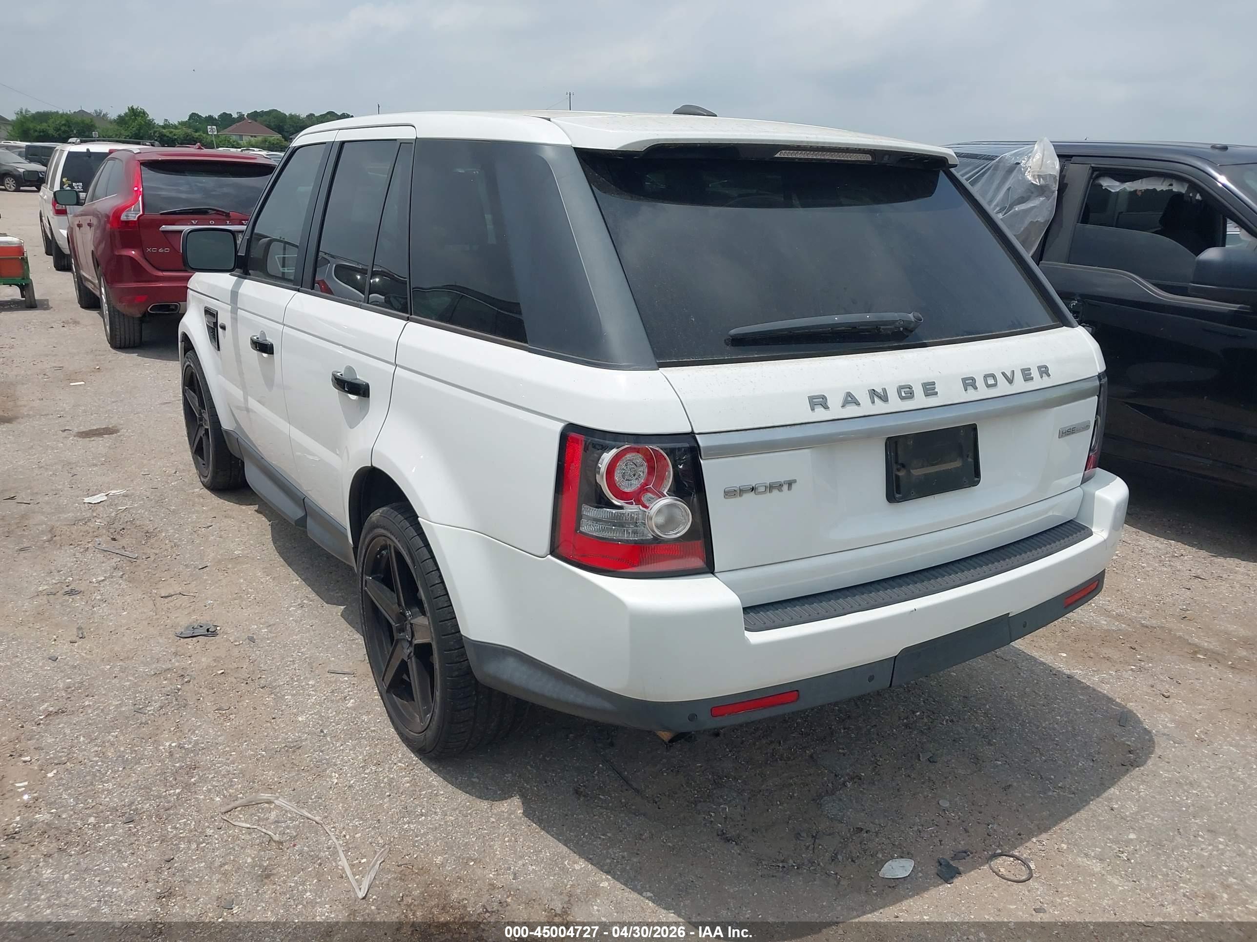 LAND ROVER image 3