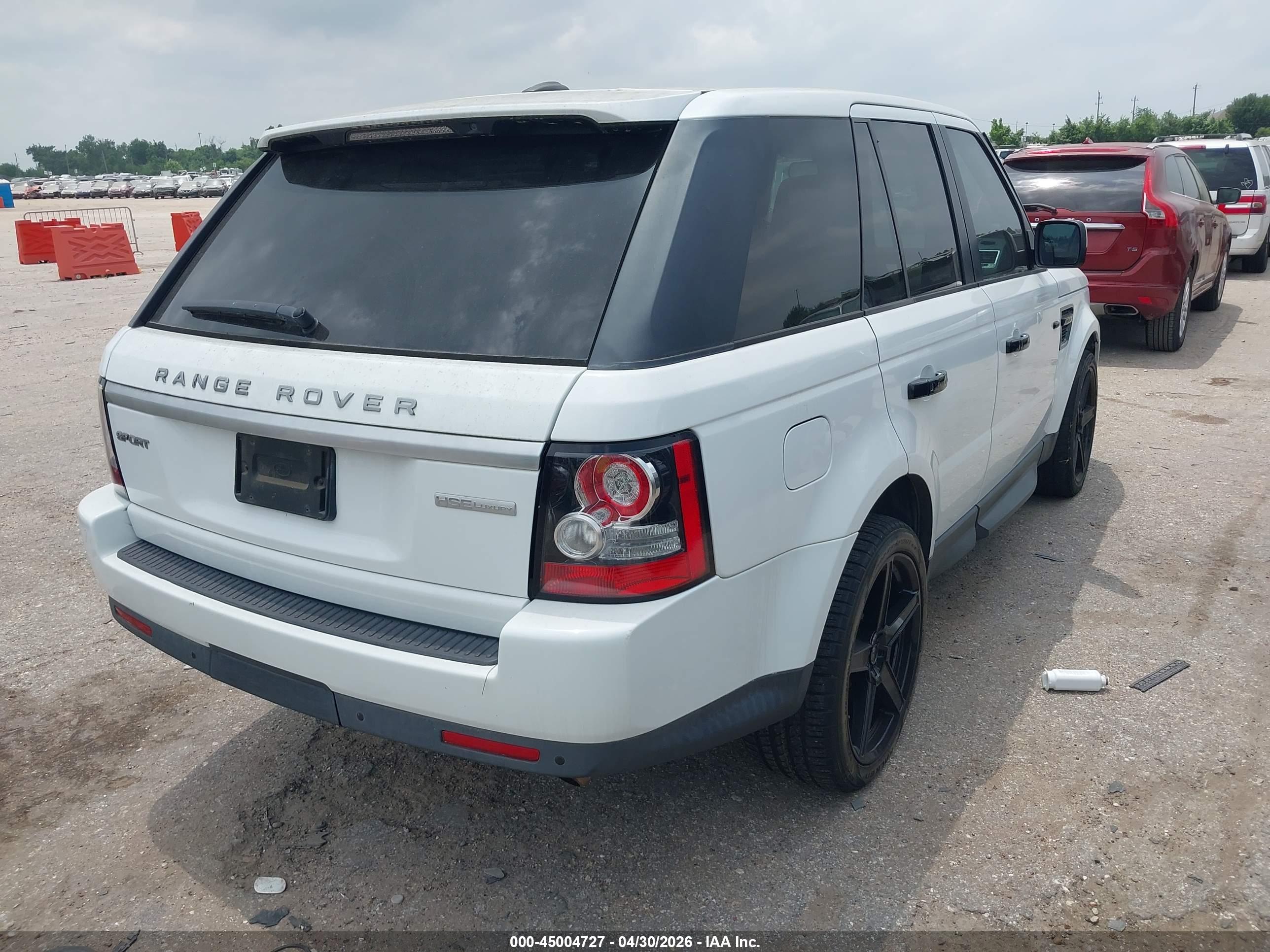 LAND ROVER image 4