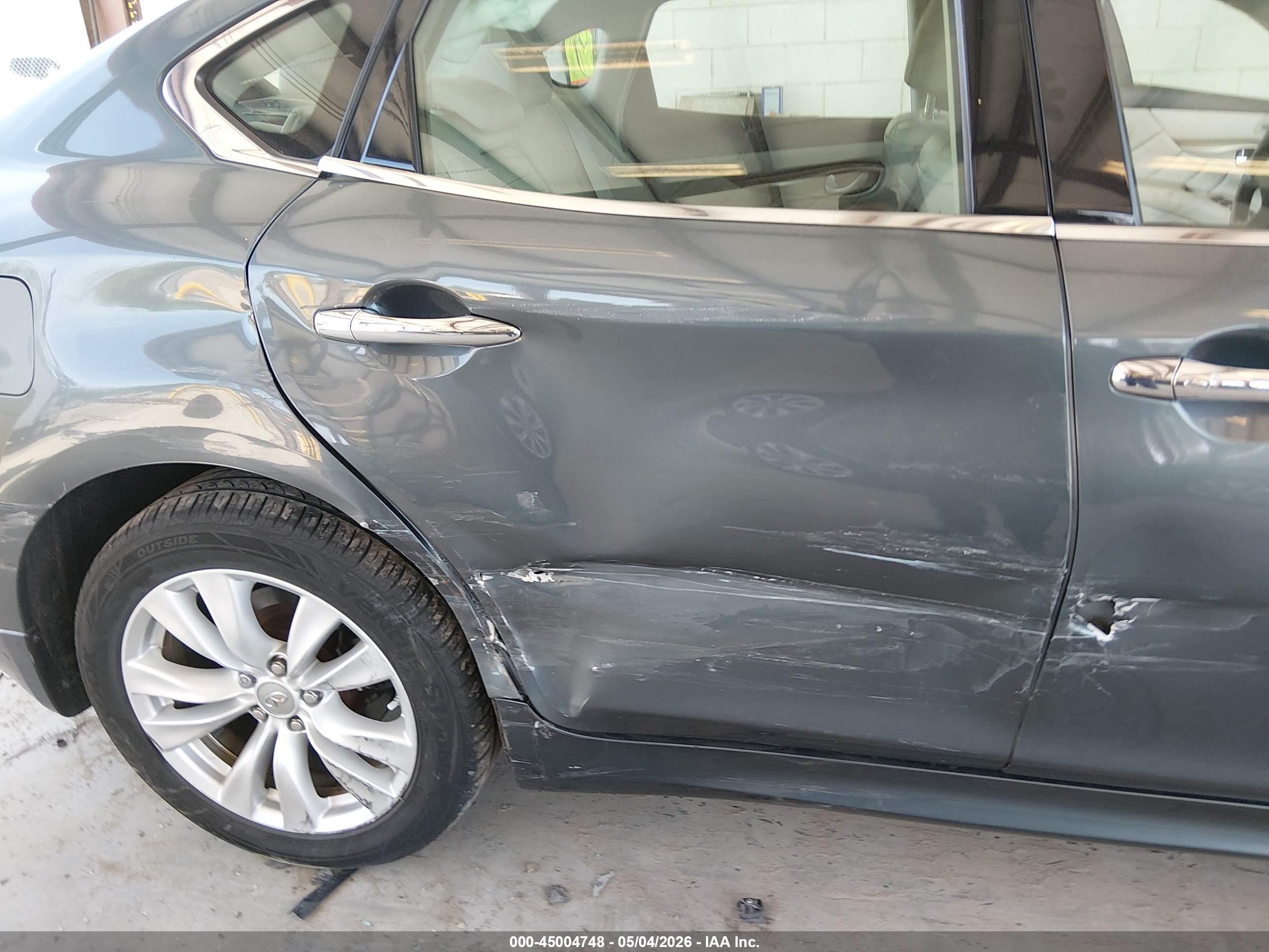 INFINITI M37X image 6
