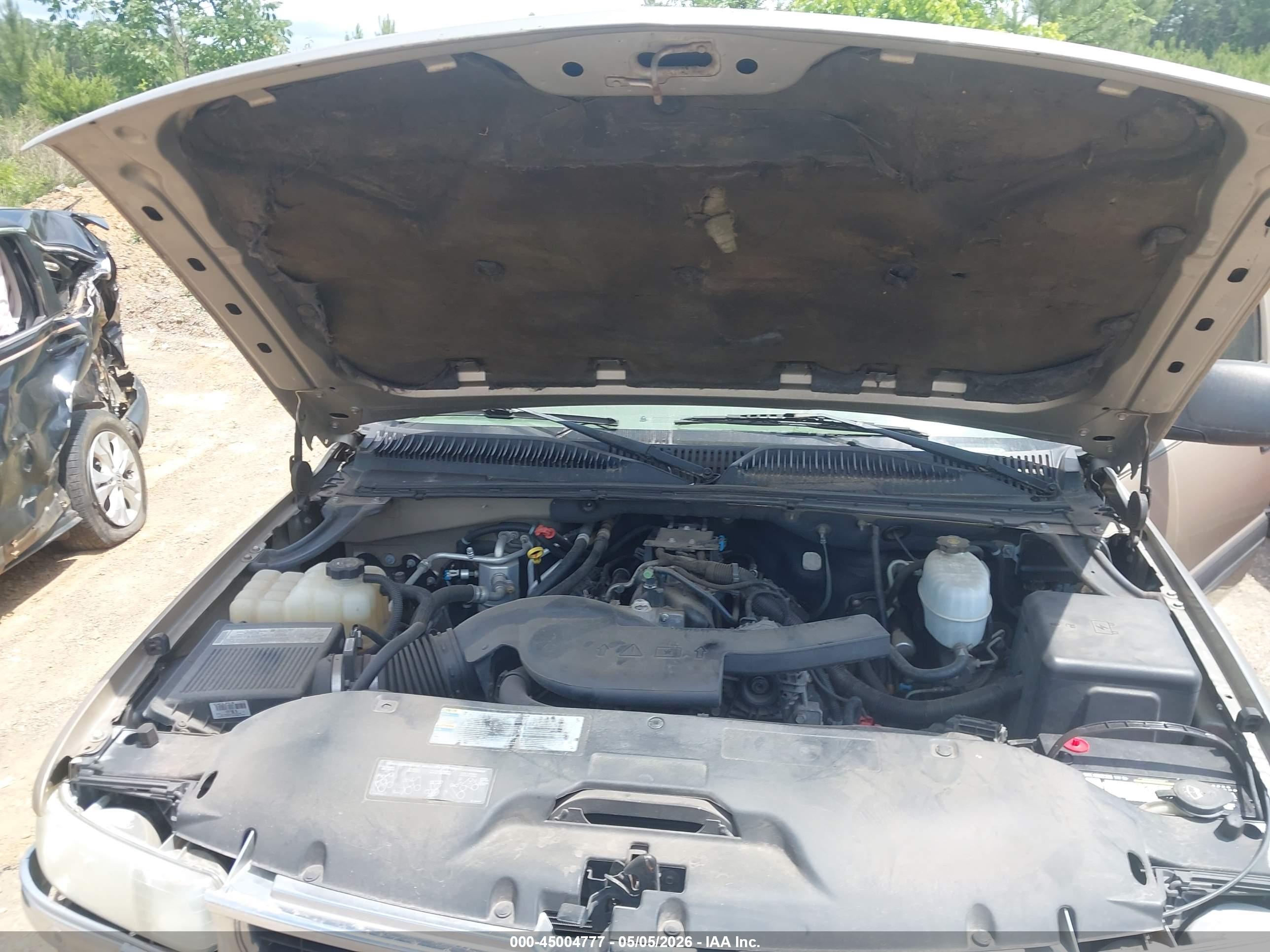 CHEVROLET TAHOE image 10