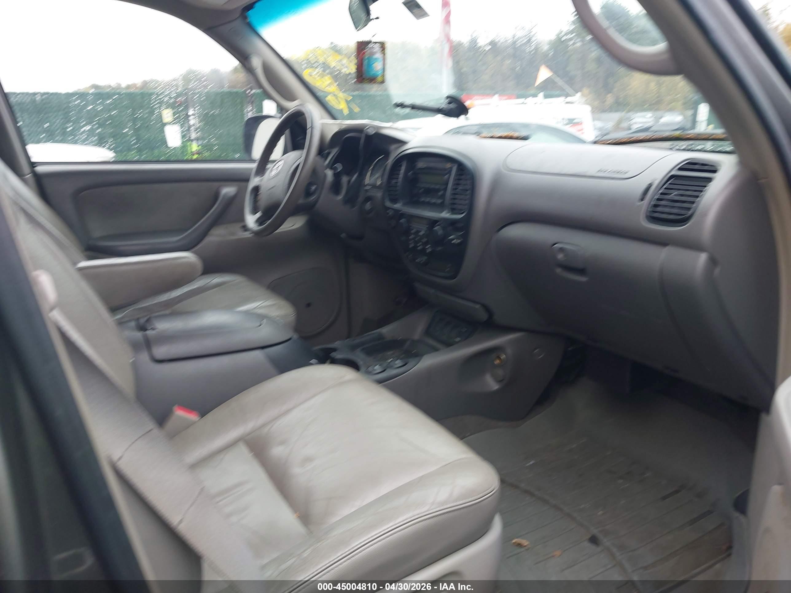 TOYOTA SEQUOIA image 5