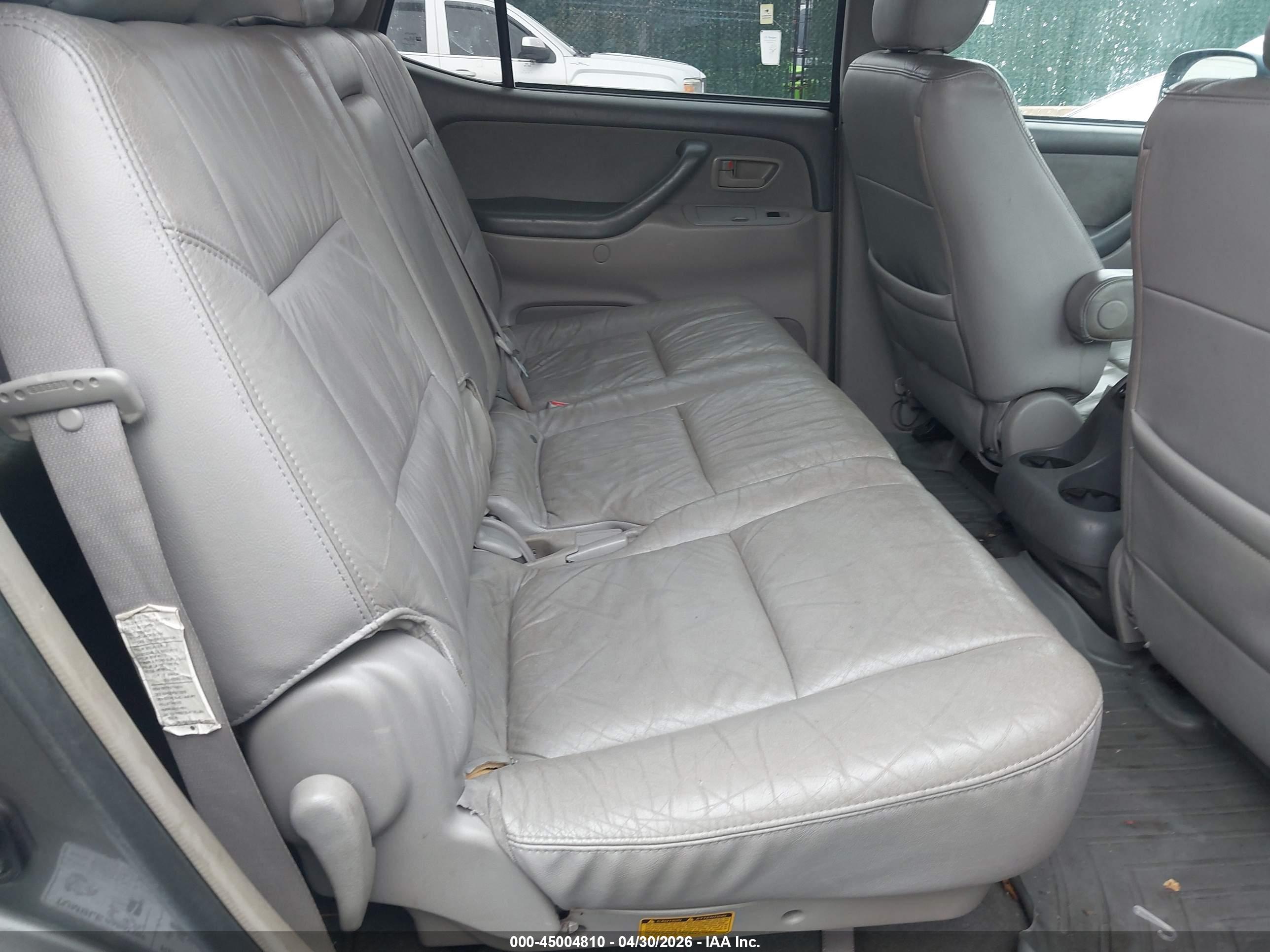 TOYOTA SEQUOIA image 8