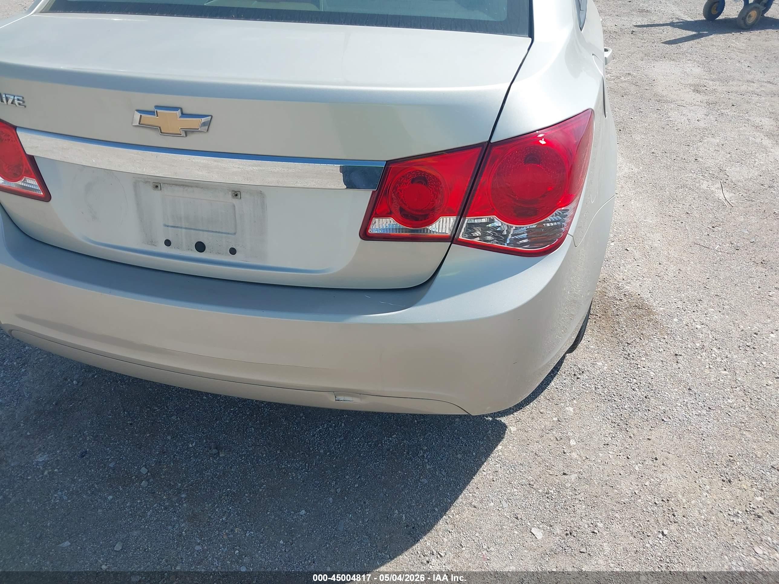 CHEVROLET CRUZE image 6