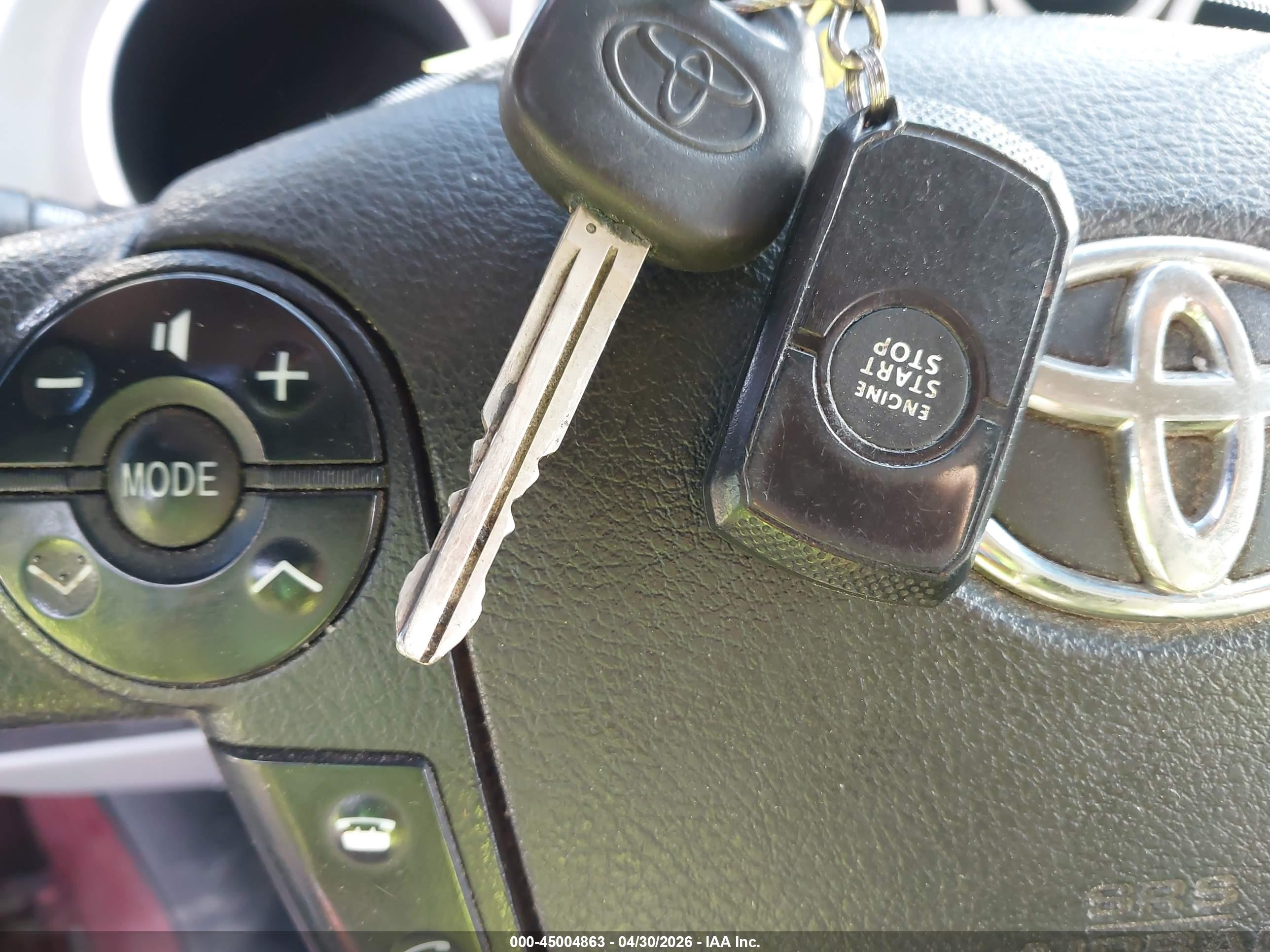 TOYOTA TUNDRA image 11