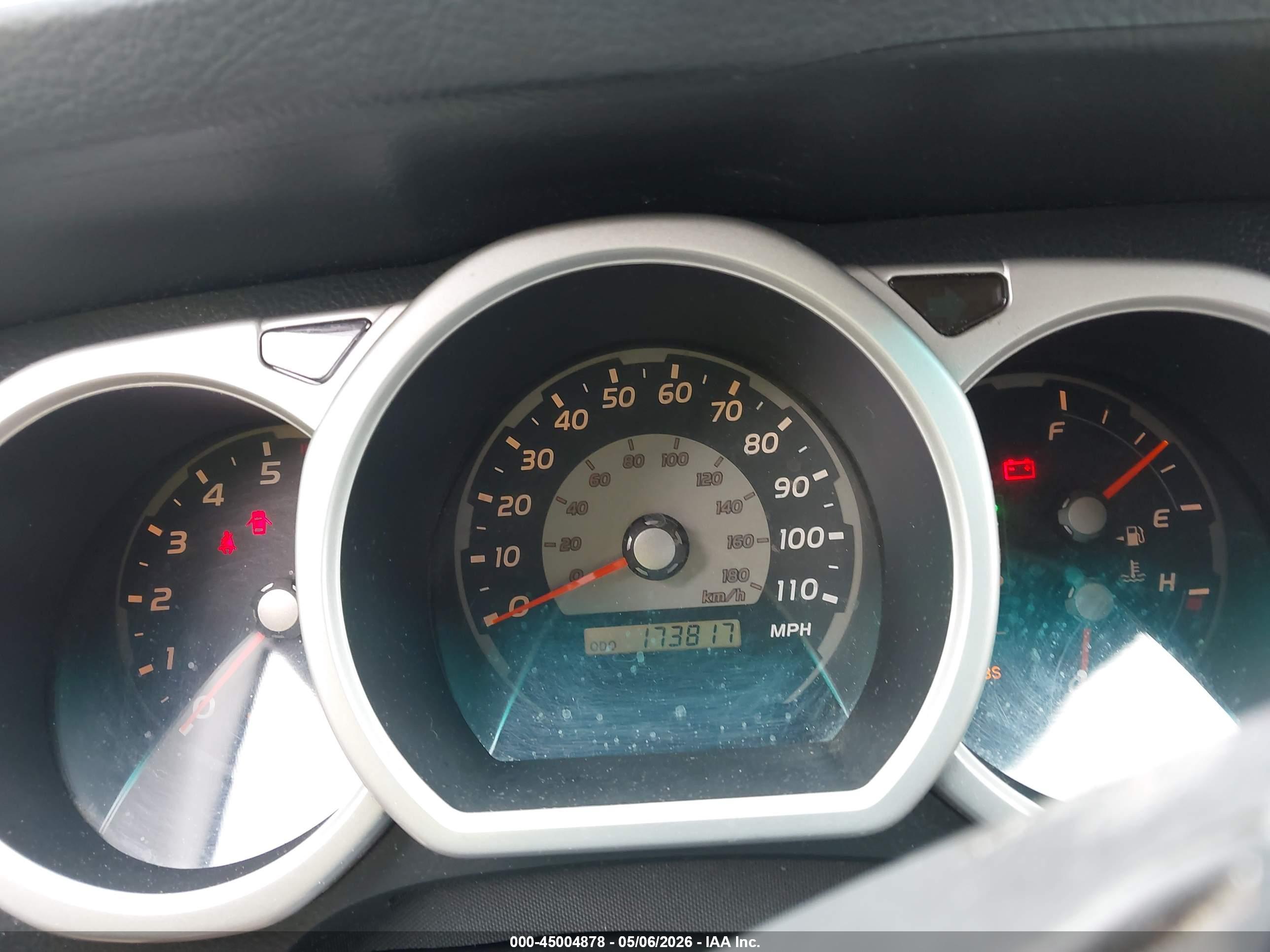TOYOTA 4RUNNER image 7