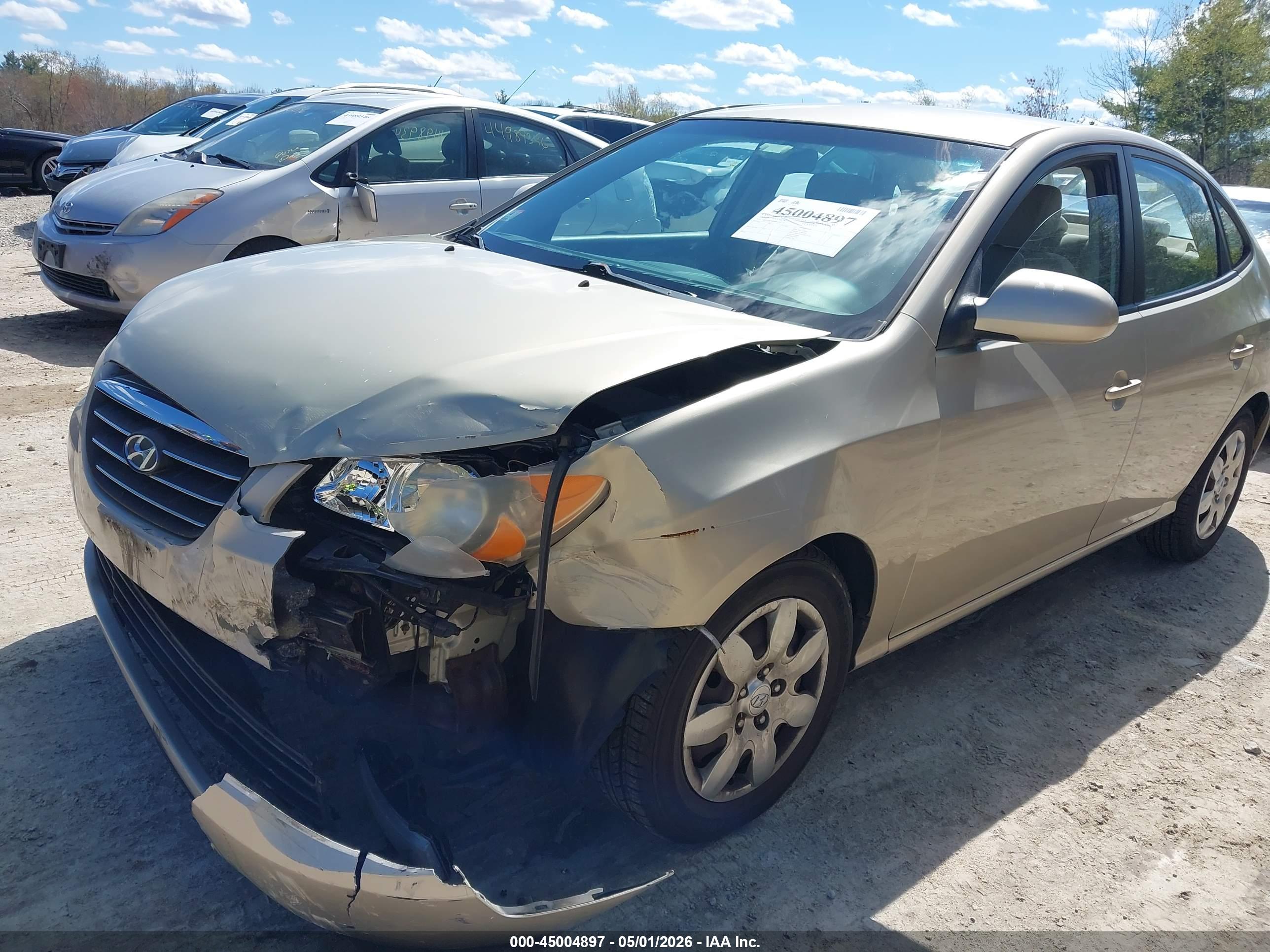 HYUNDAI ELANTRA image 2