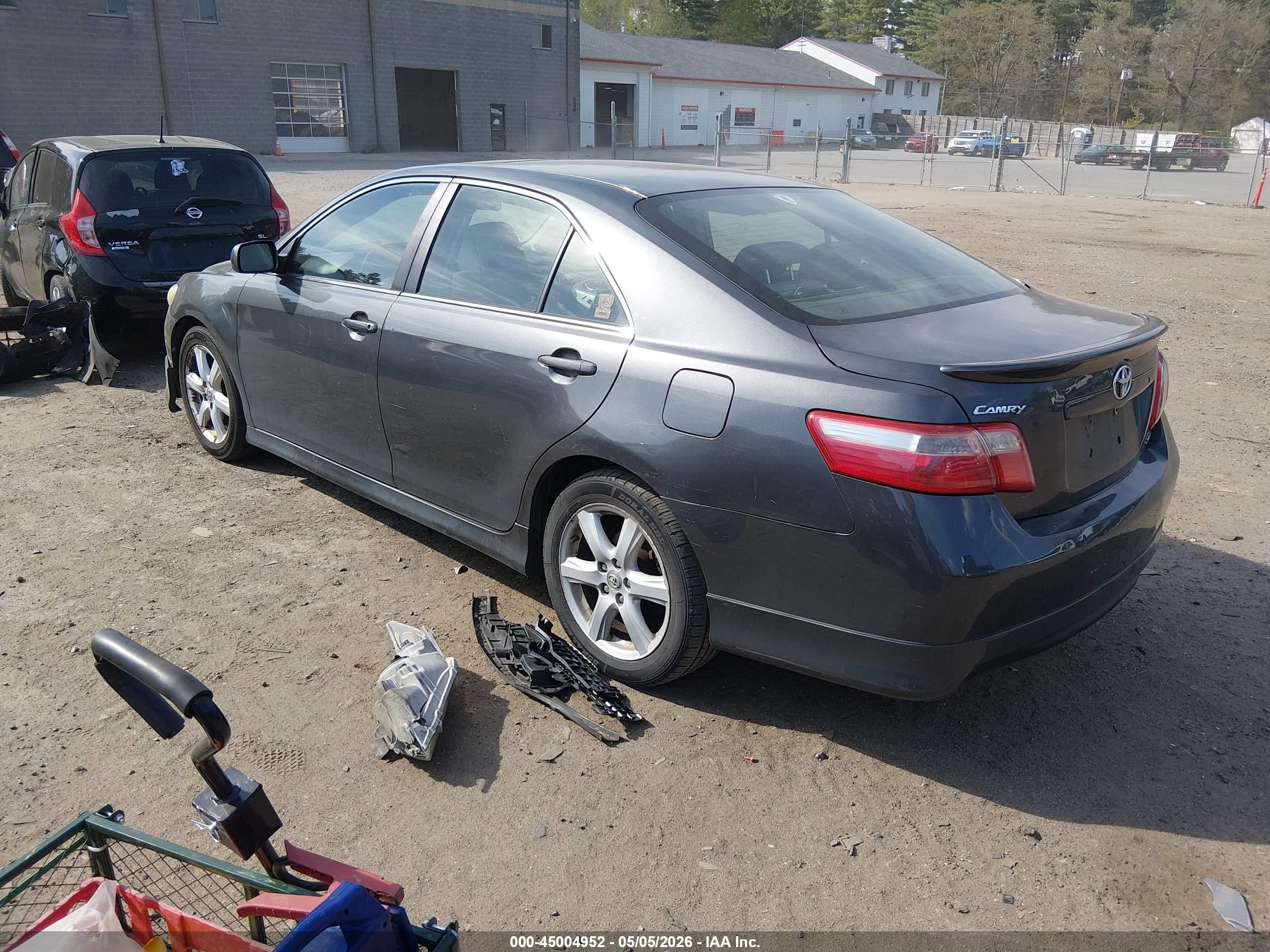 TOYOTA CAMRY image 3