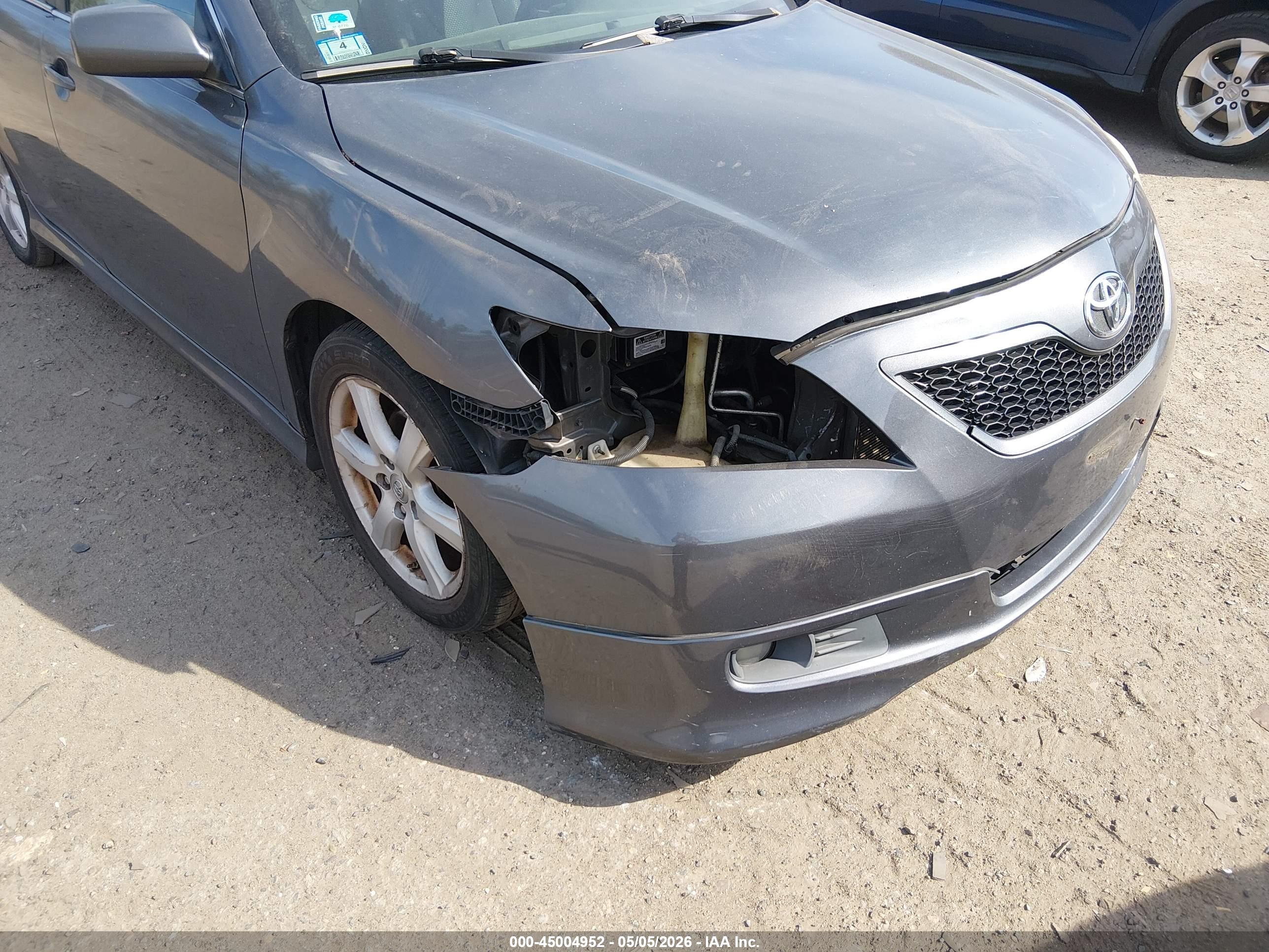 TOYOTA CAMRY image 6