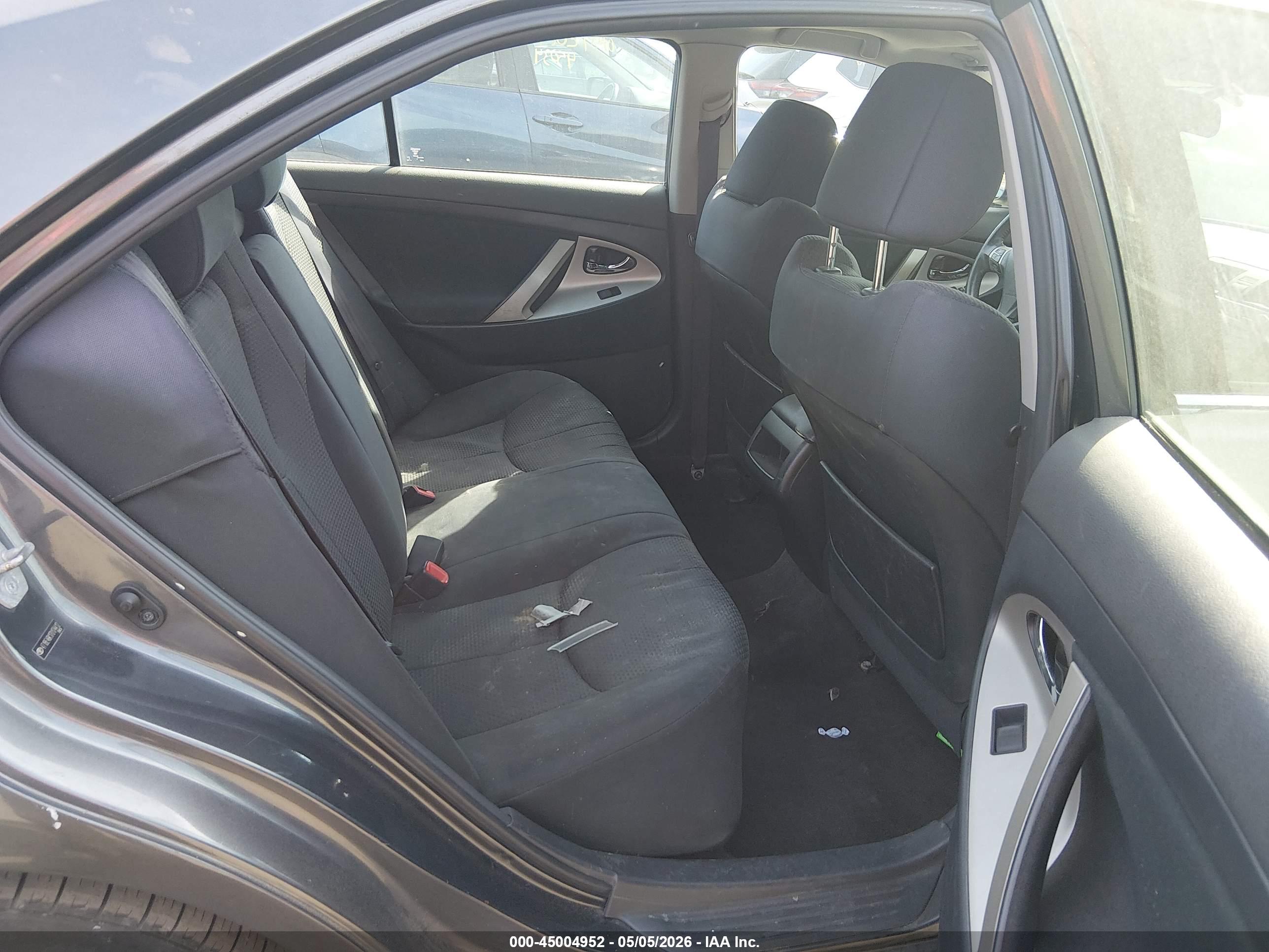 TOYOTA CAMRY image 8