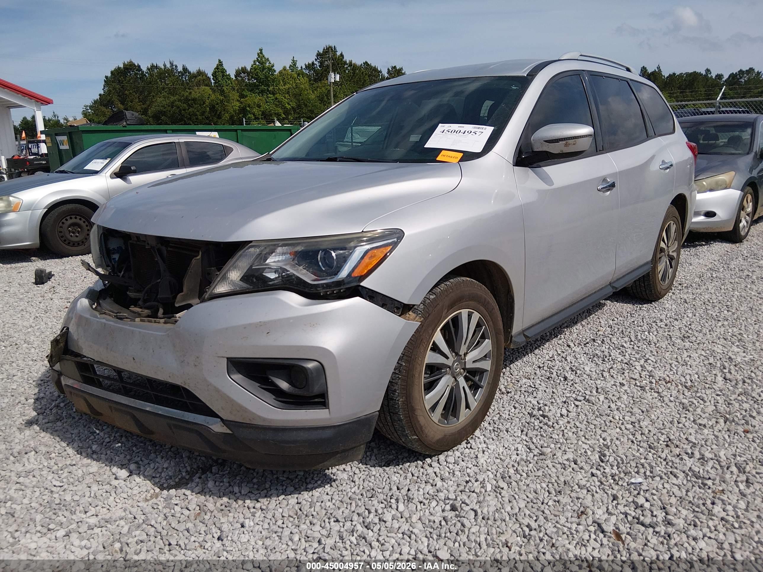 NISSAN PATHFINDER image 2