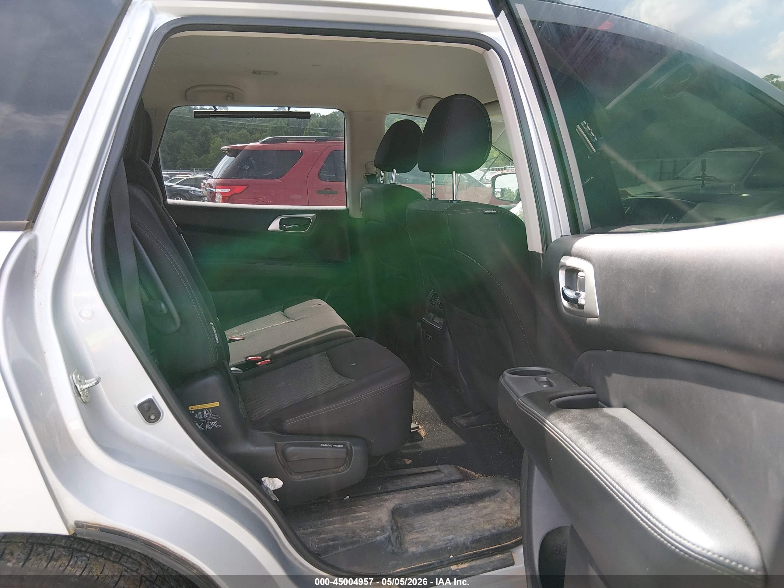 NISSAN PATHFINDER image 8
