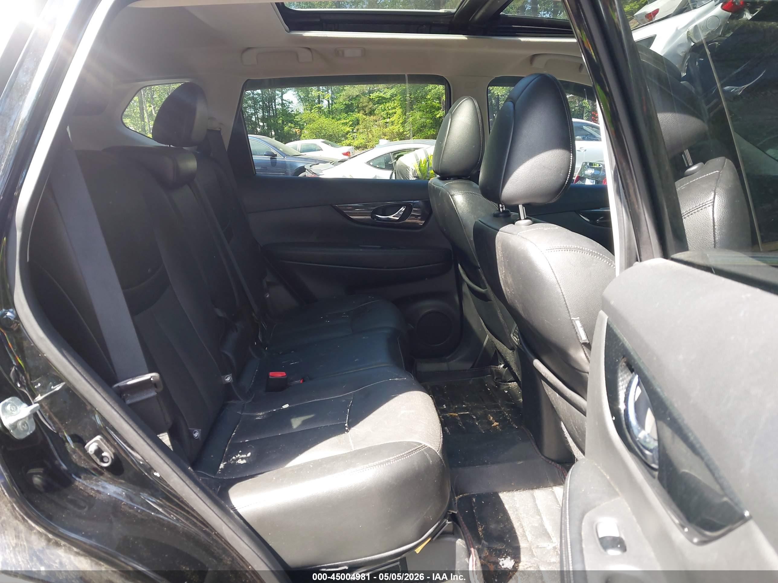 NISSAN ROGUE image 8