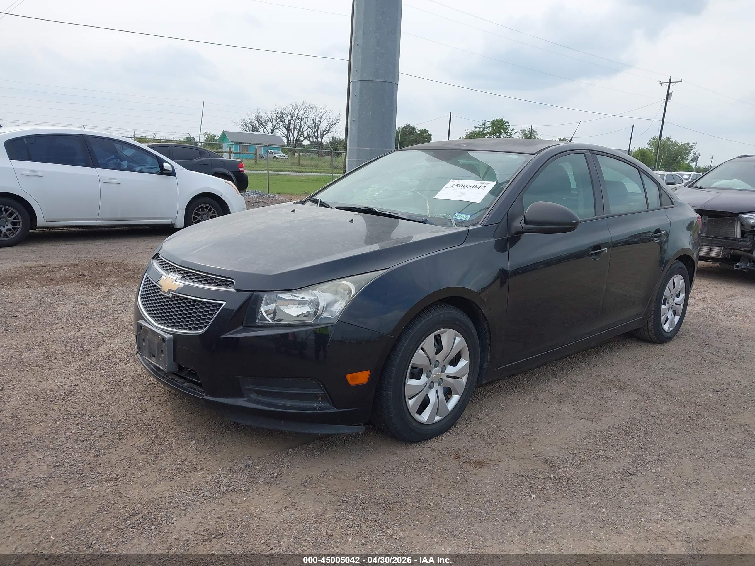 CHEVROLET CRUZE image 2