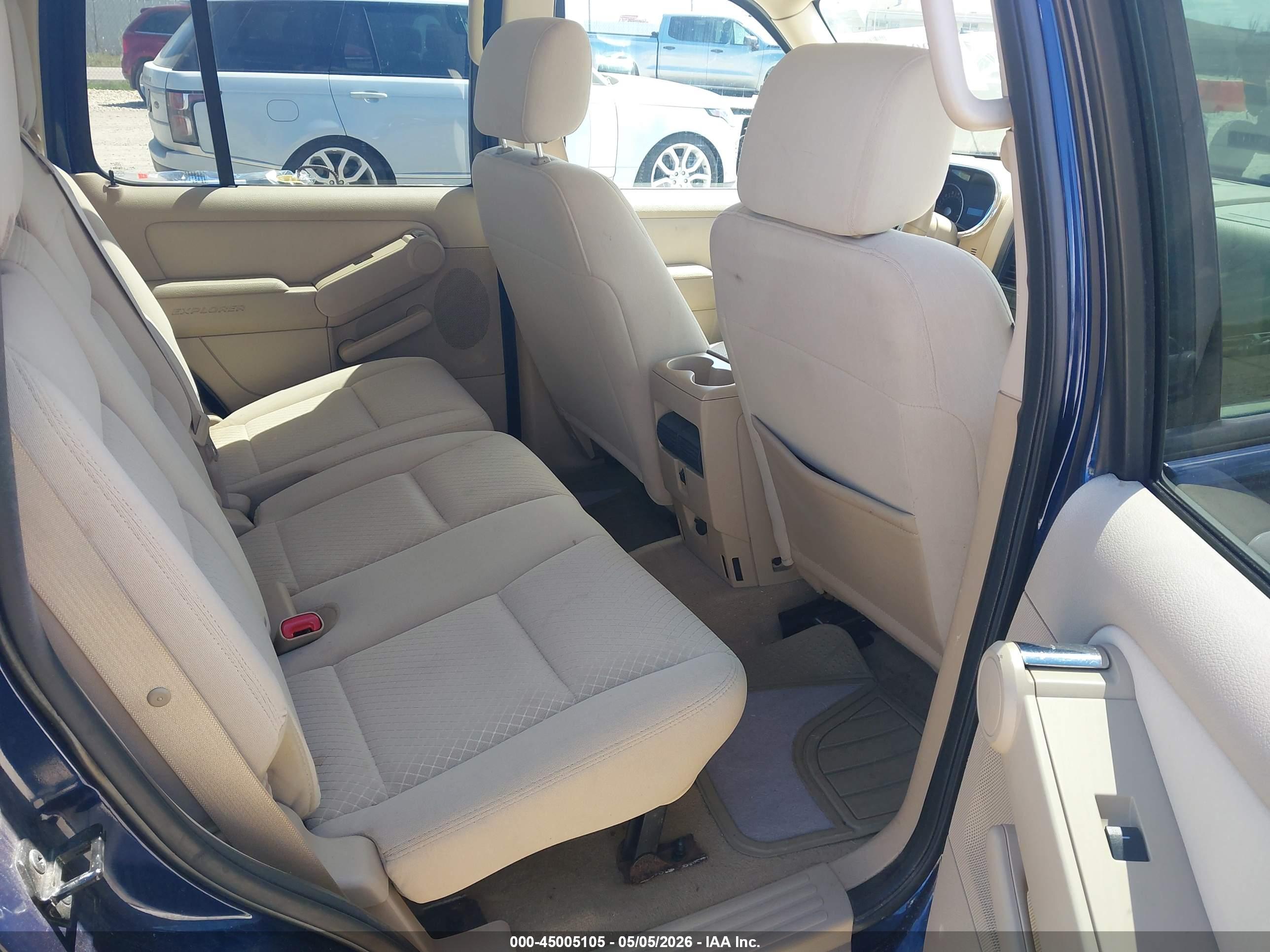 FORD EXPLORER image 8