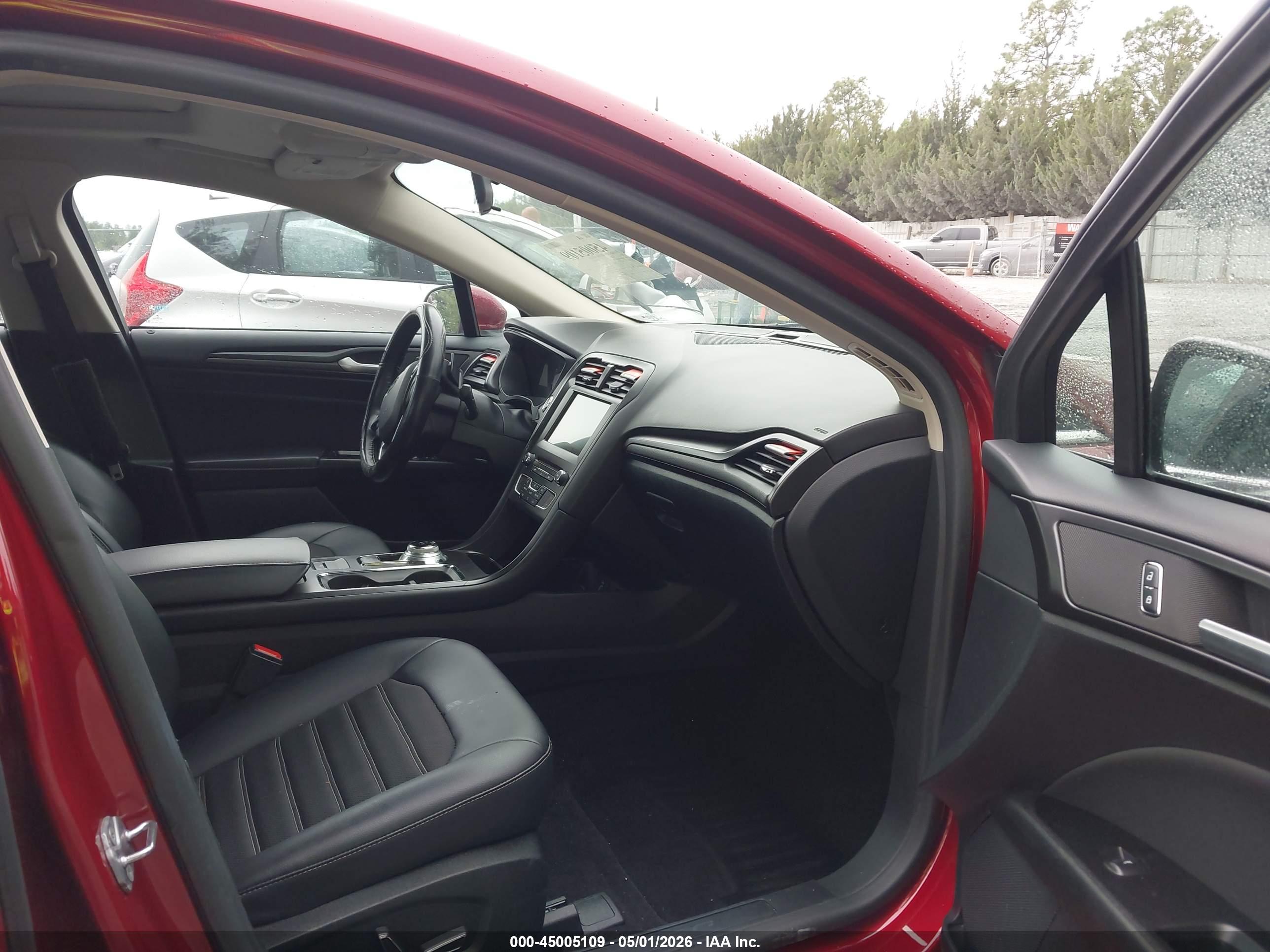 FORD FUSION image 5
