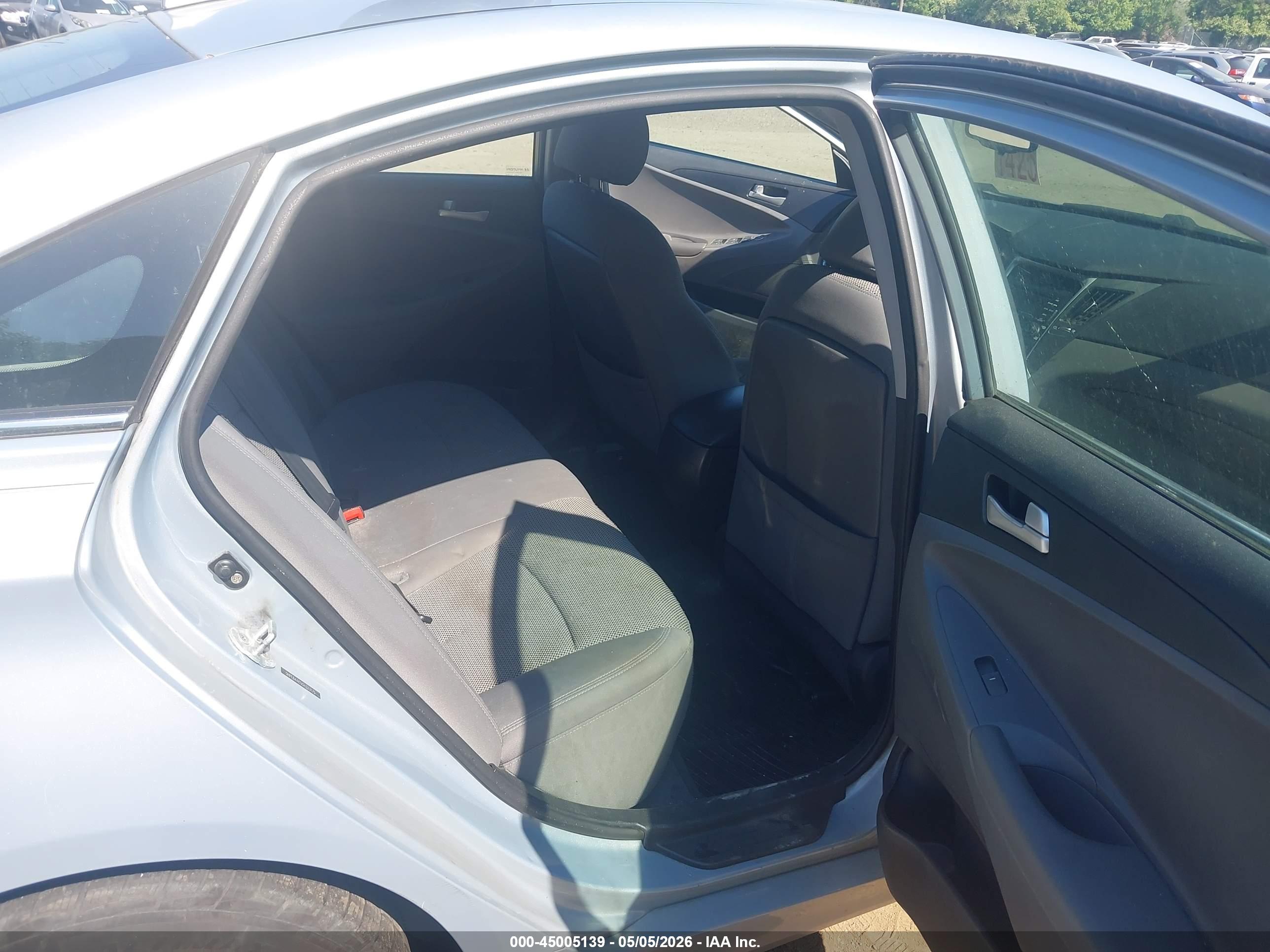 HYUNDAI SONATA image 8