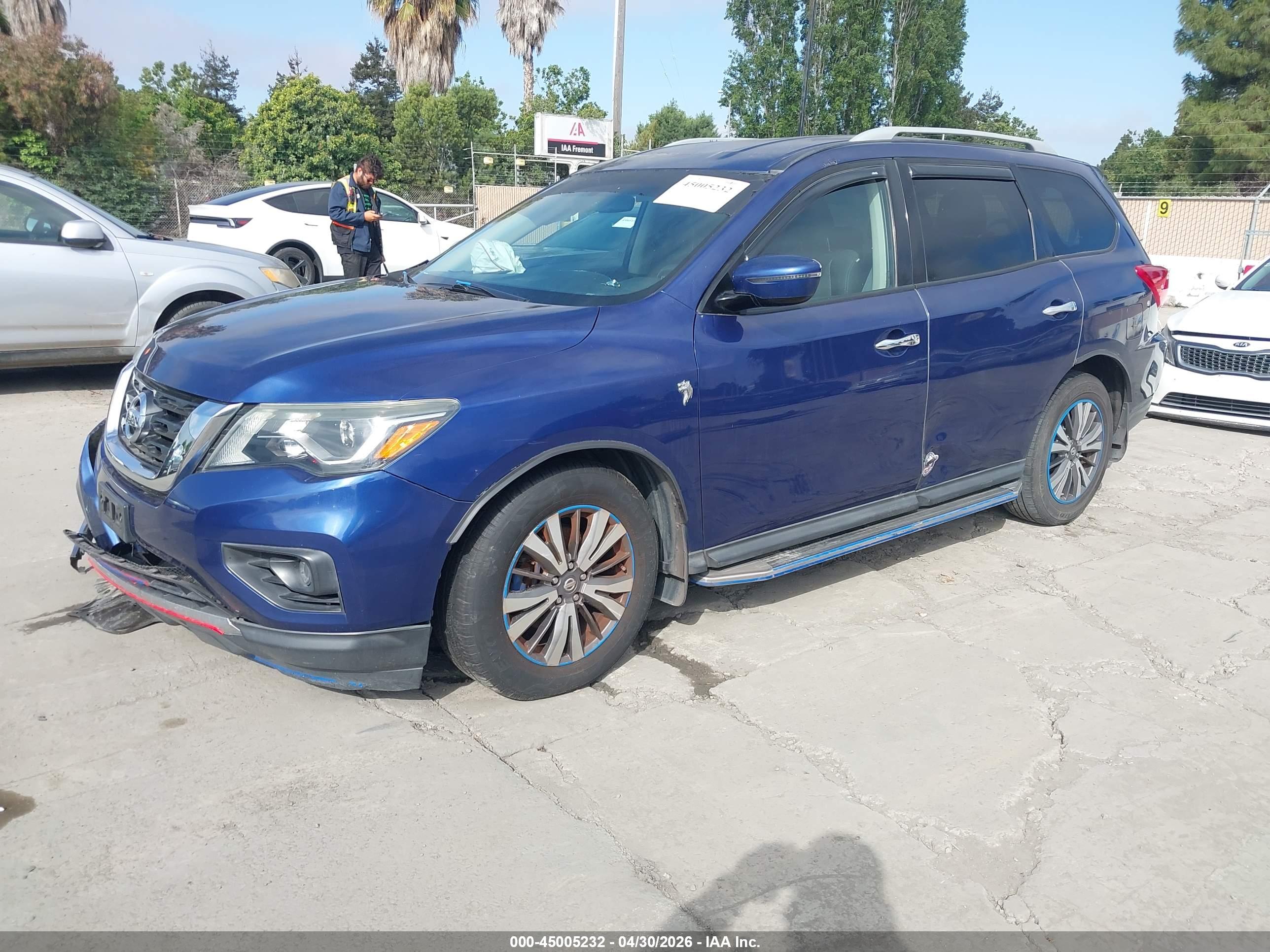 NISSAN PATHFINDER image 2