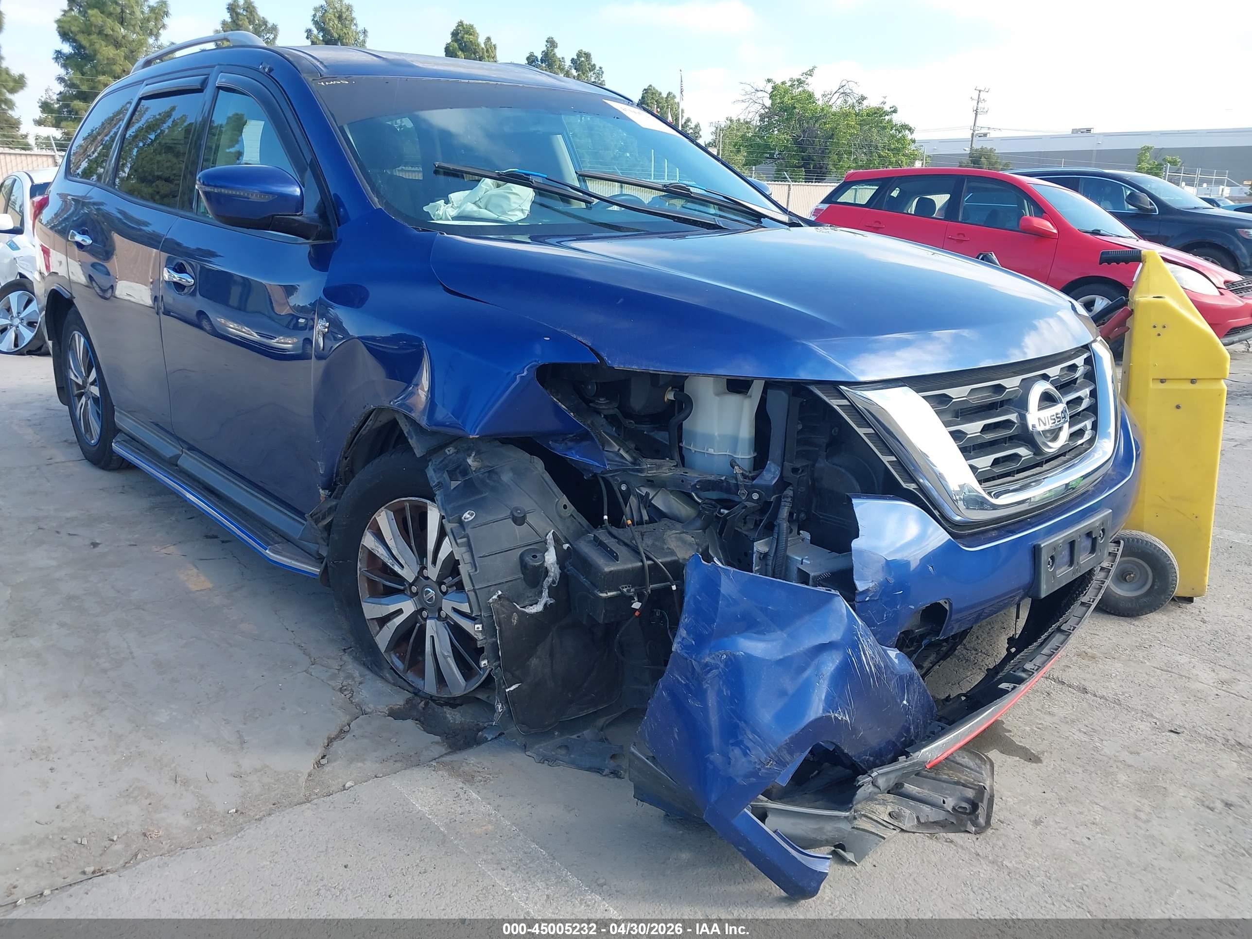 NISSAN PATHFINDER image 6