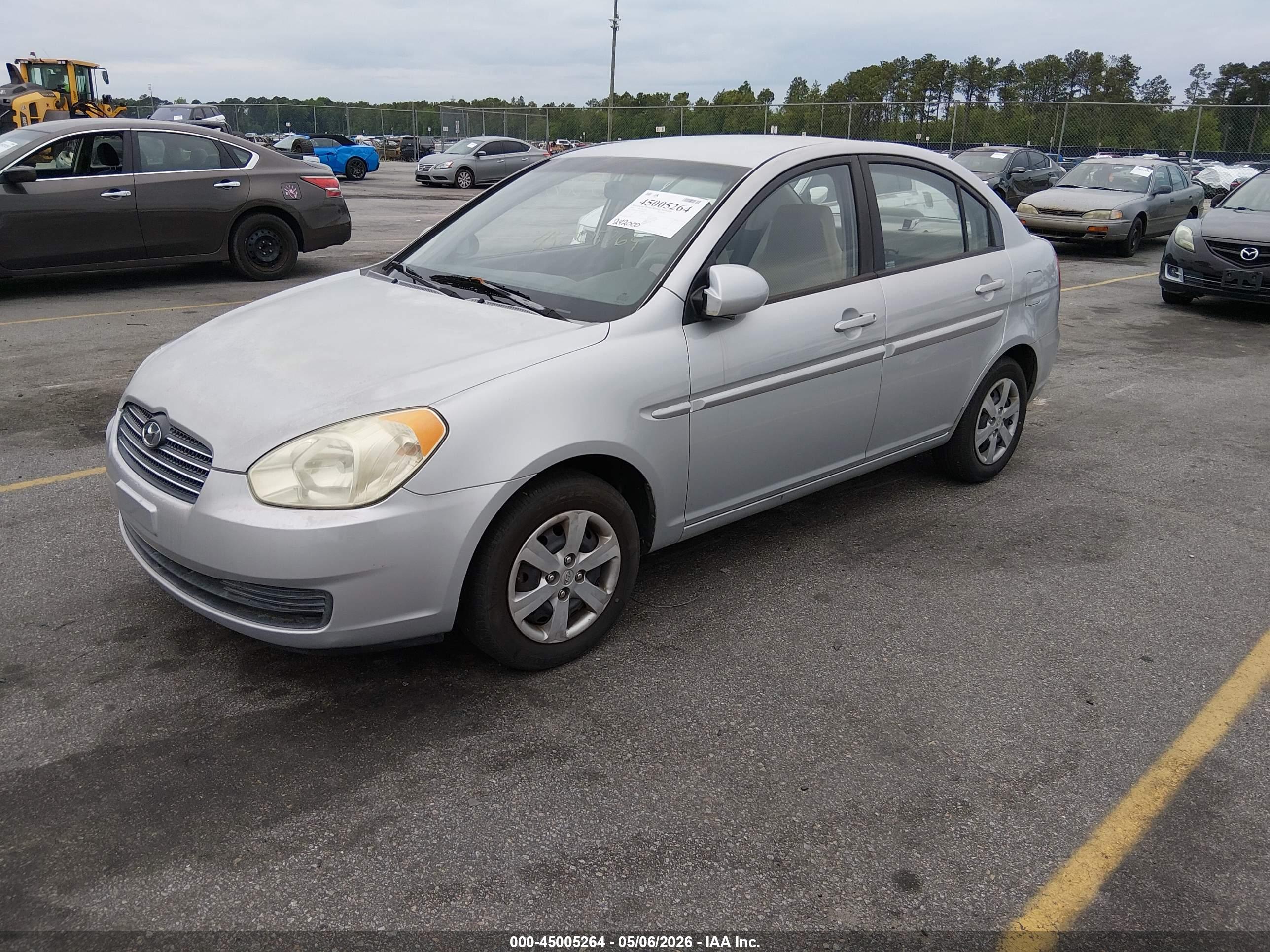 HYUNDAI ACCENT image 2