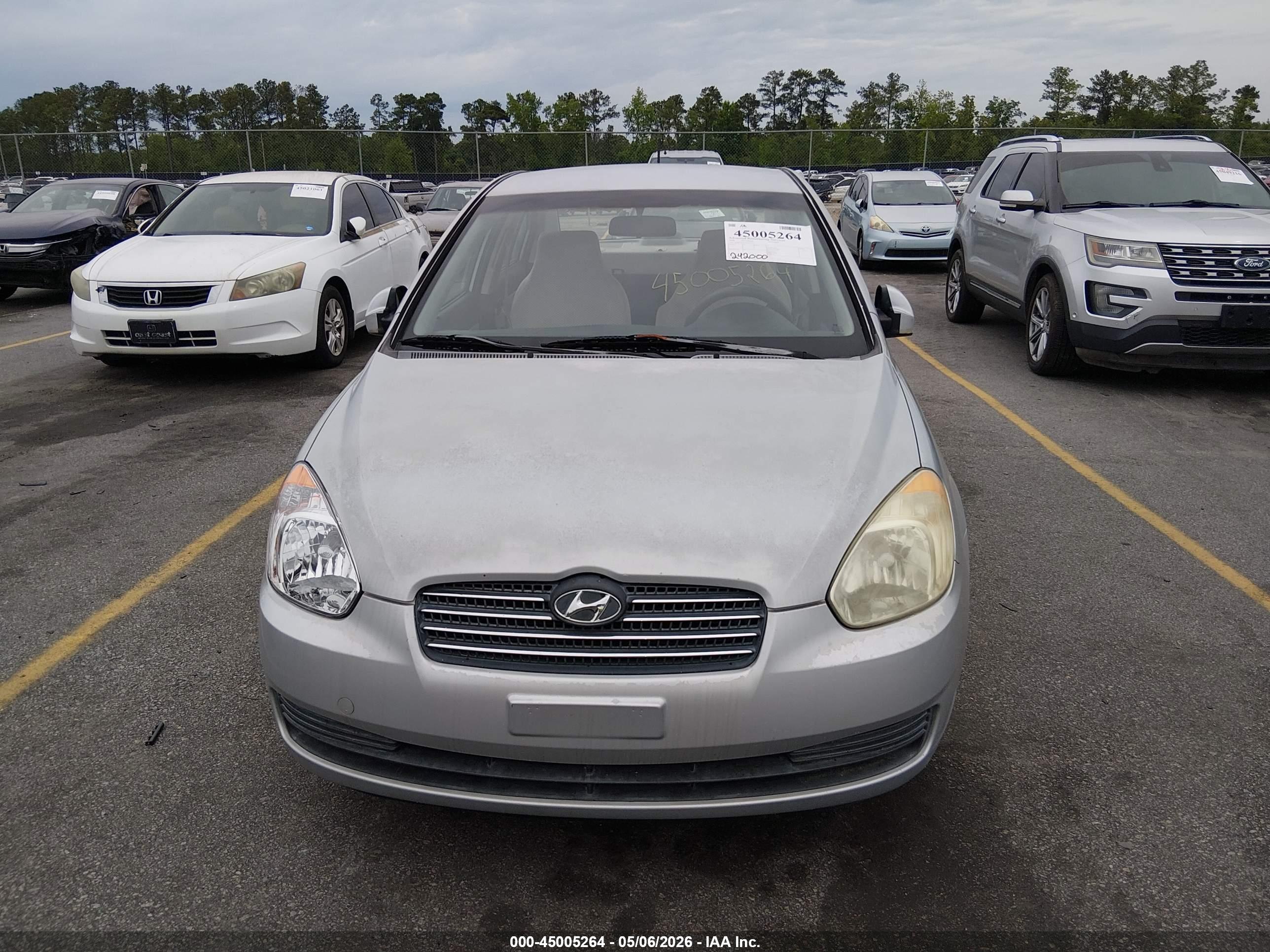 HYUNDAI ACCENT image 6