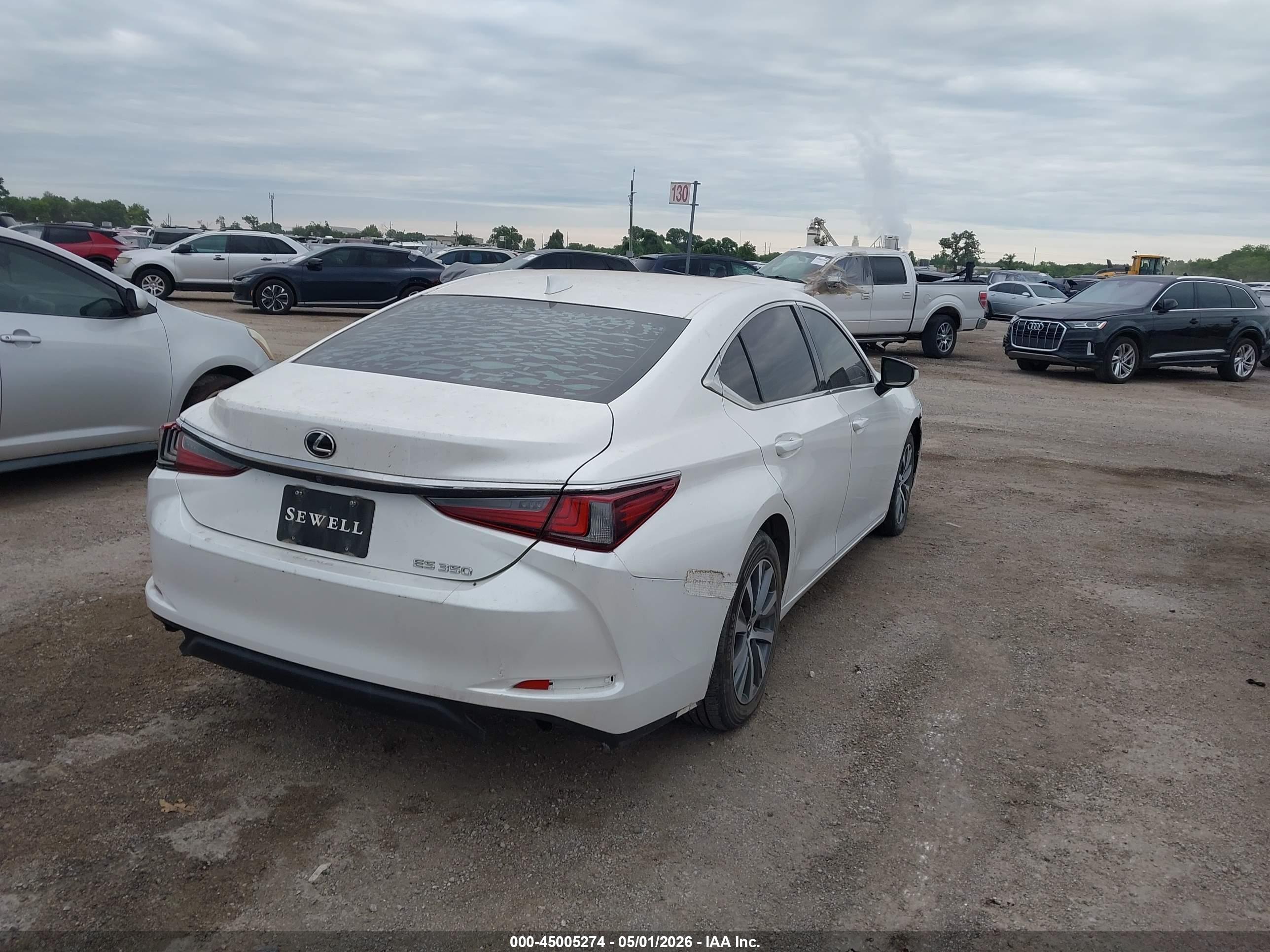 LEXUS ES image 4
