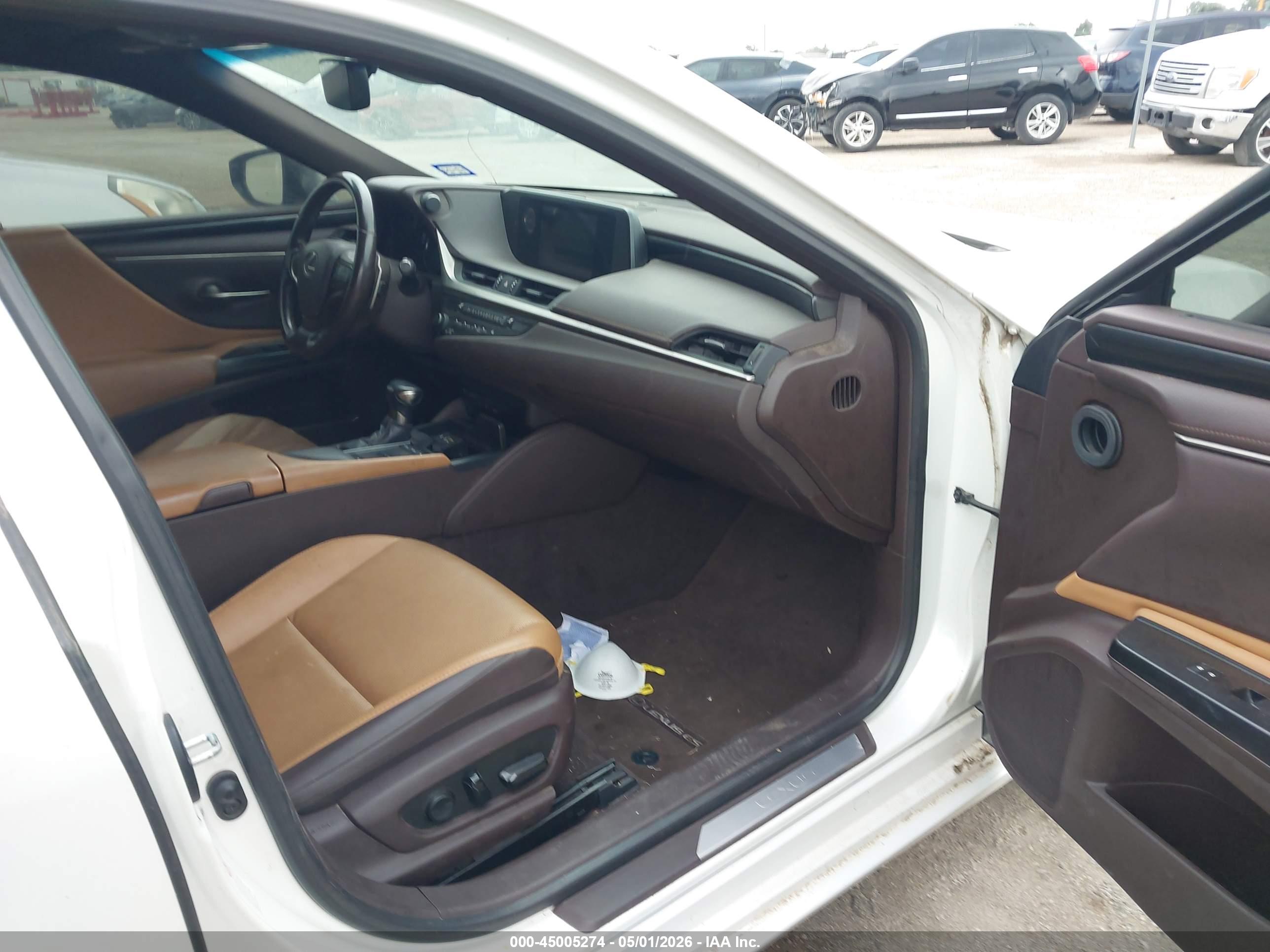 LEXUS ES image 5