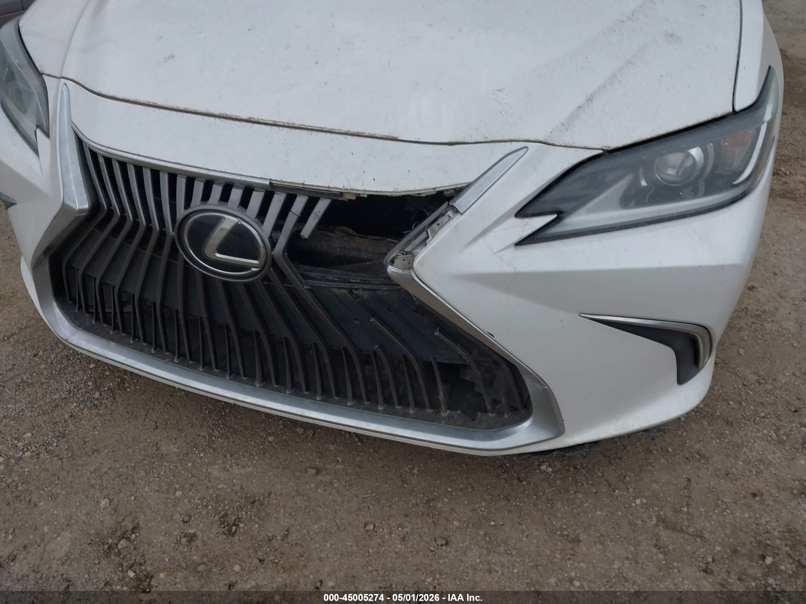 LEXUS ES image 6
