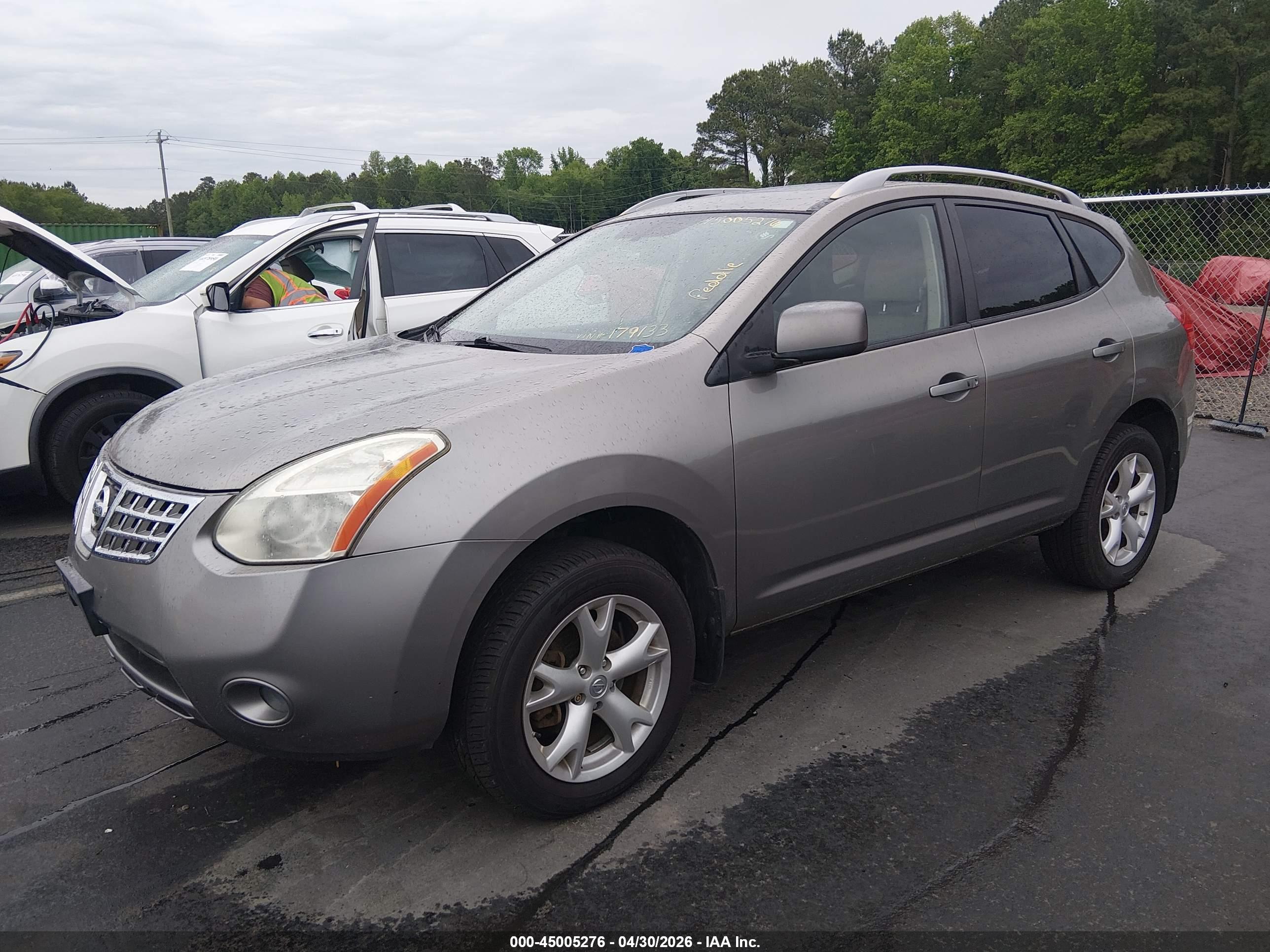 NISSAN ROGUE image 2