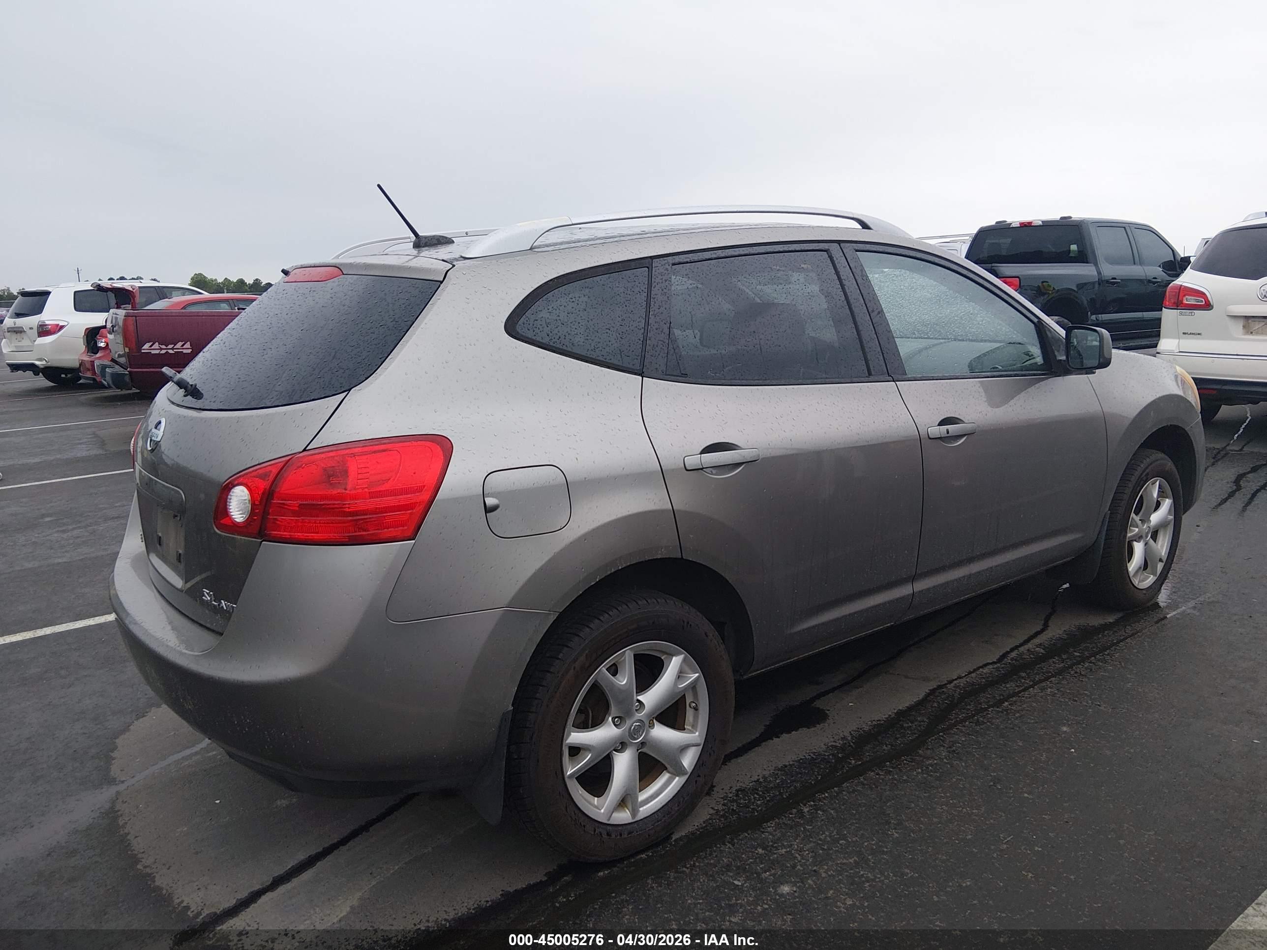 NISSAN ROGUE image 4