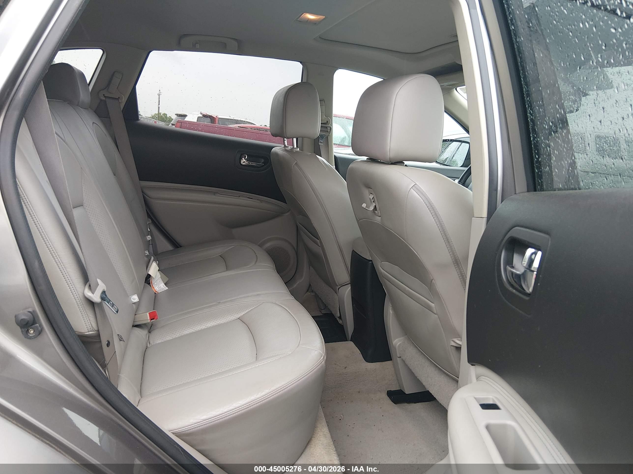 NISSAN ROGUE image 8
