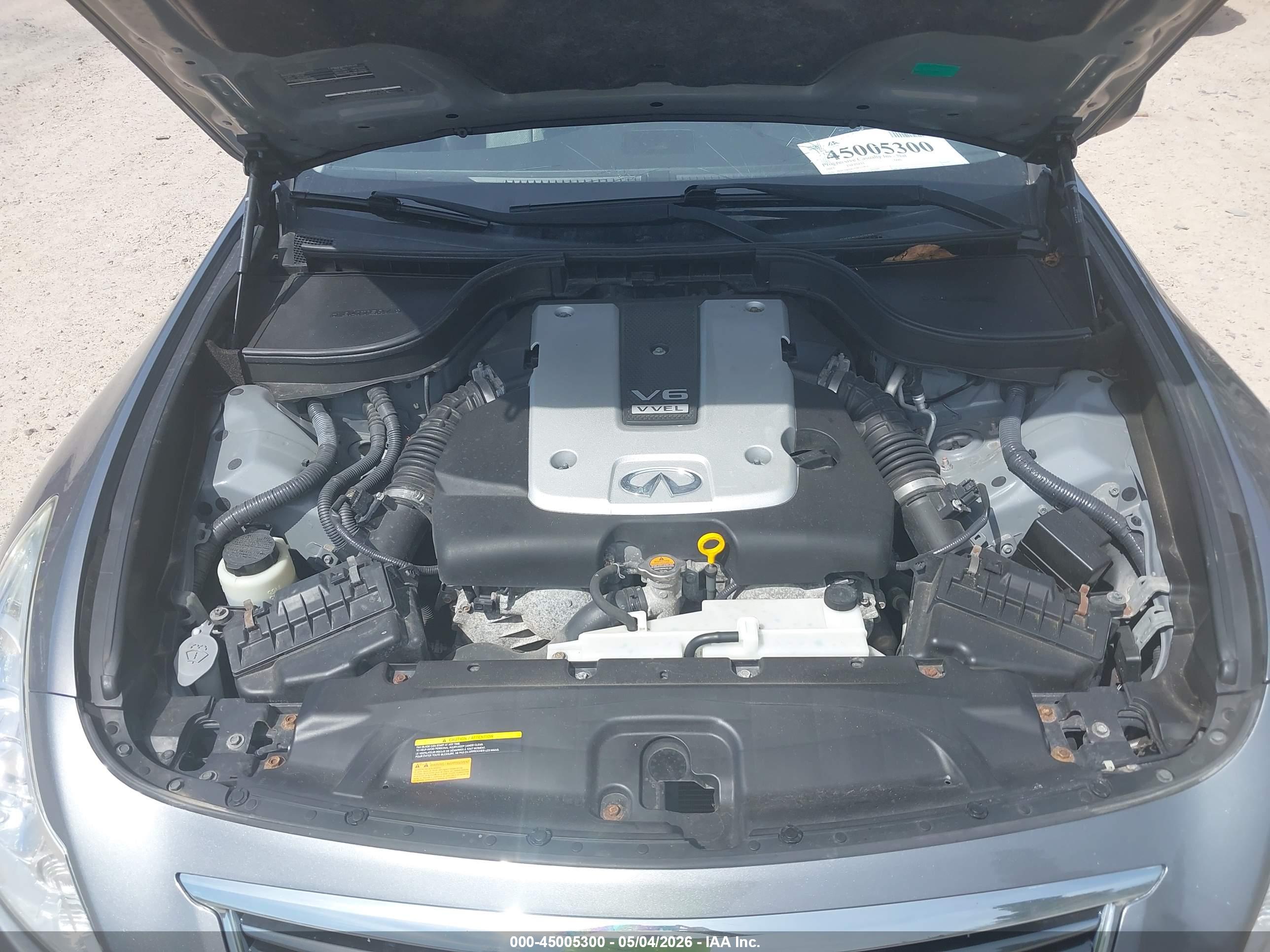 INFINITI Q40 image 10