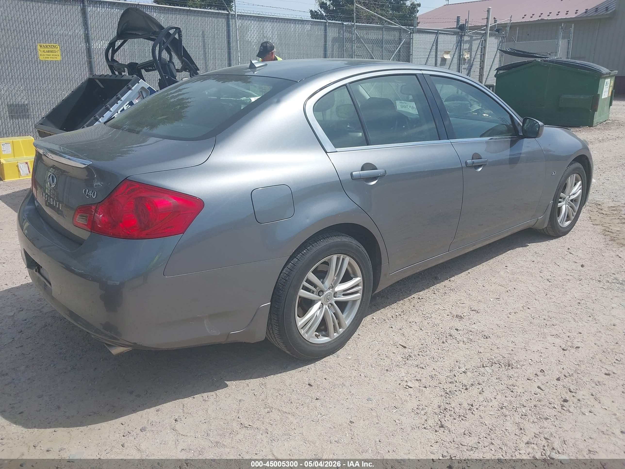 INFINITI Q40 image 4