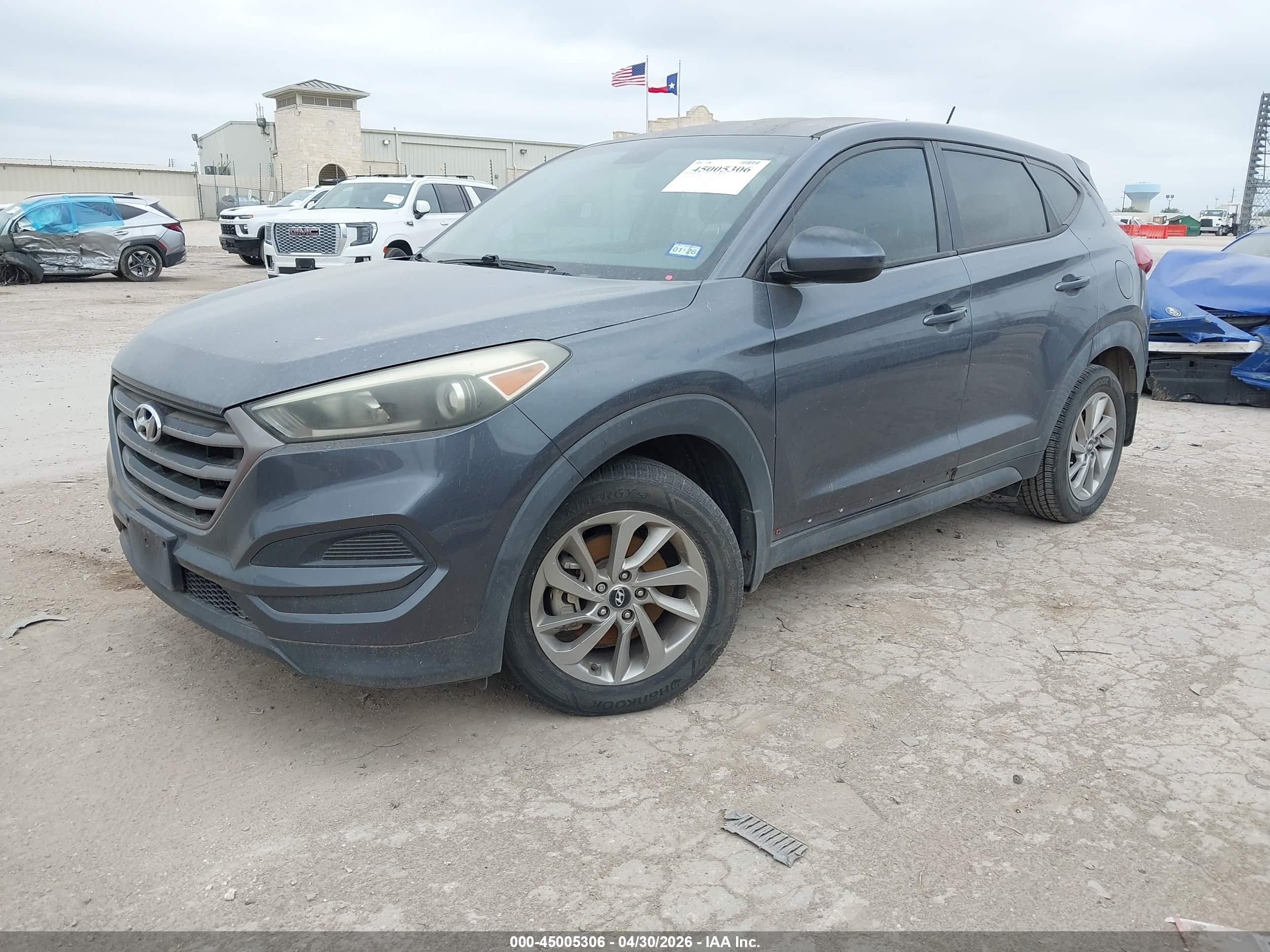 HYUNDAI TUCSON image 2