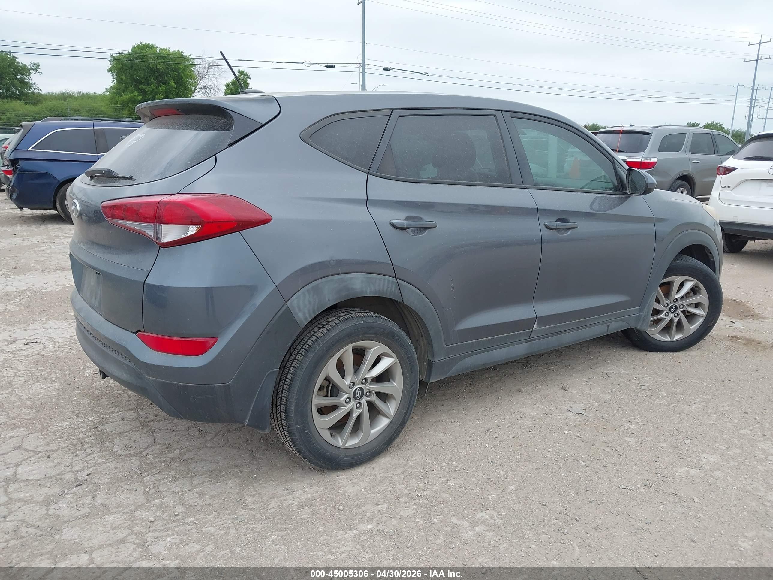 HYUNDAI TUCSON image 4