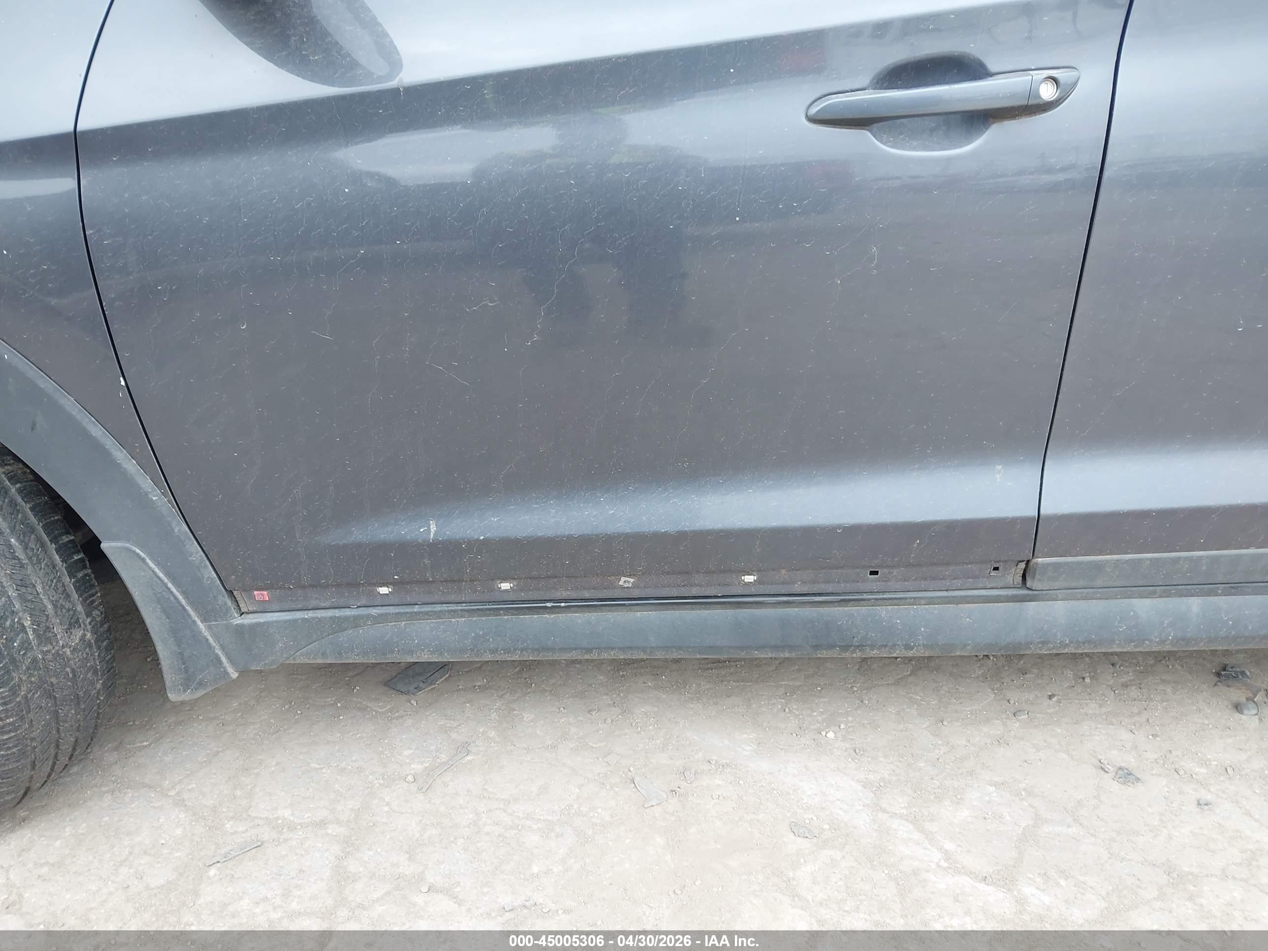 HYUNDAI TUCSON image 6