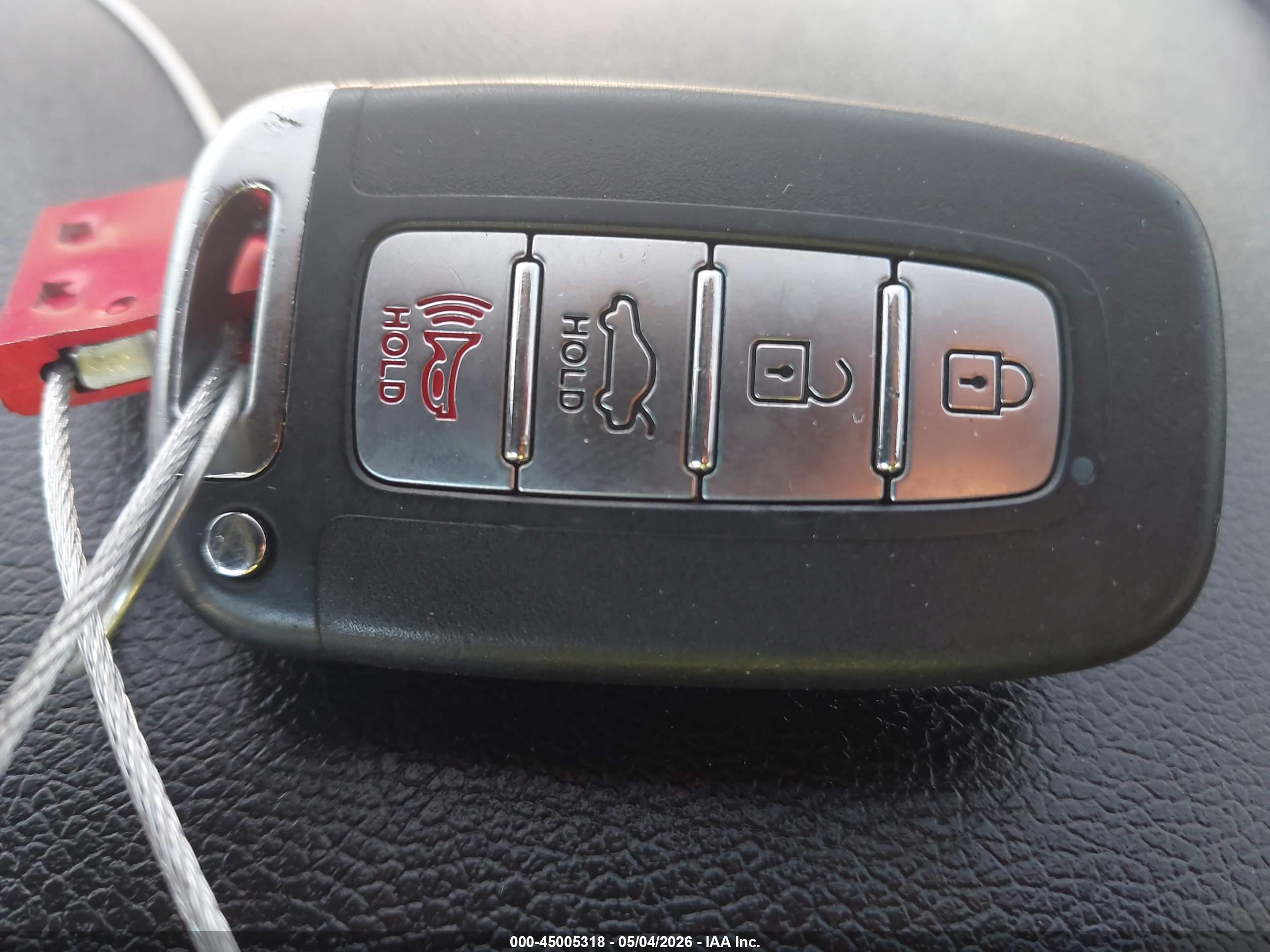 HYUNDAI GENESIS image 11