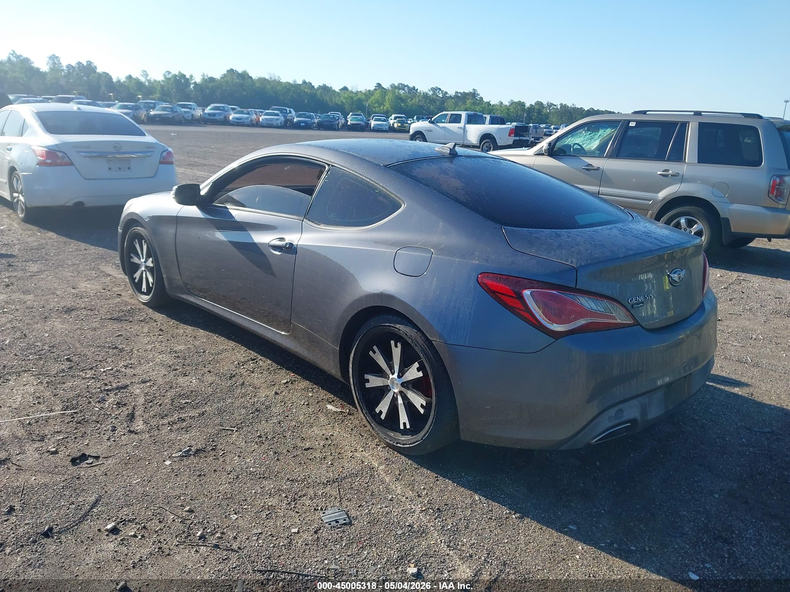 HYUNDAI GENESIS image 3