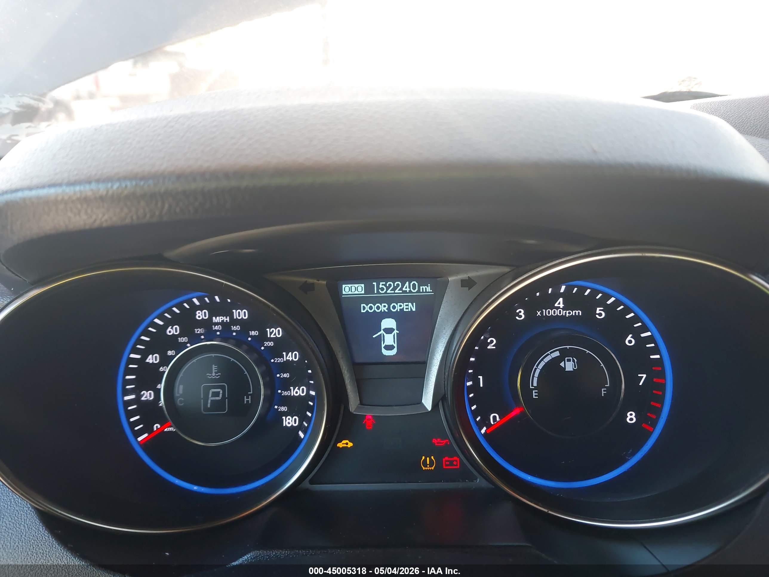HYUNDAI GENESIS image 7