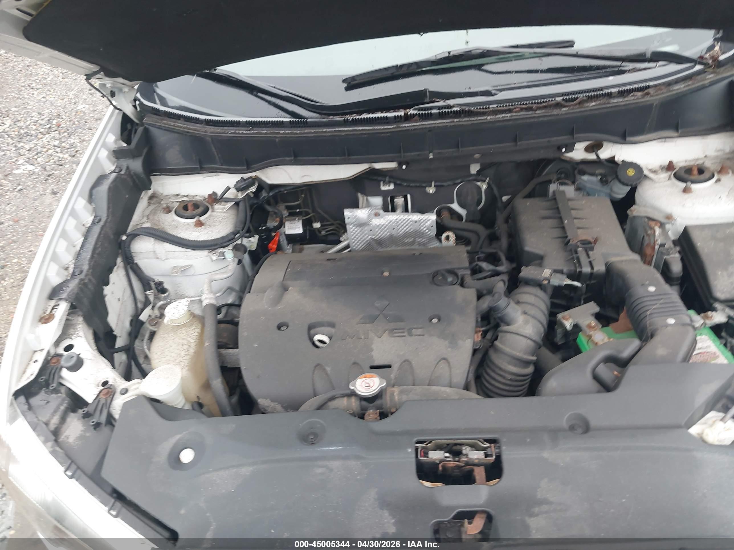 MITSUBISHI OUTLANDER image 10
