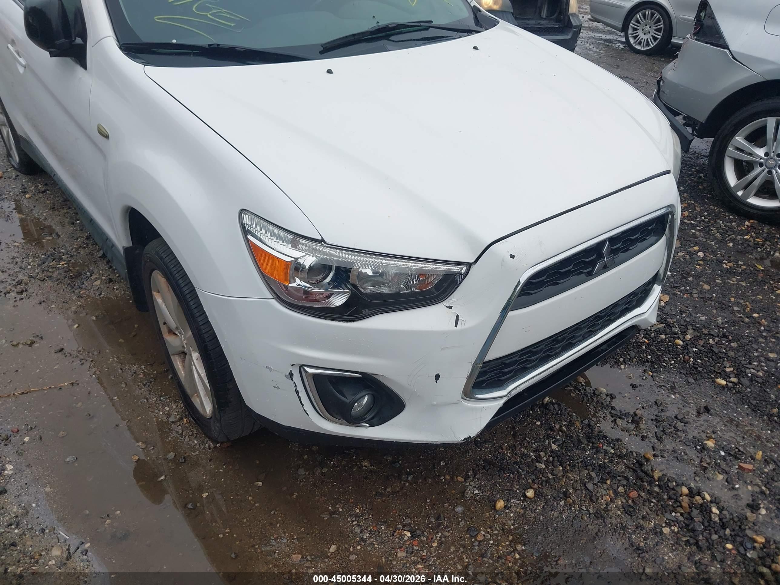 MITSUBISHI OUTLANDER image 6