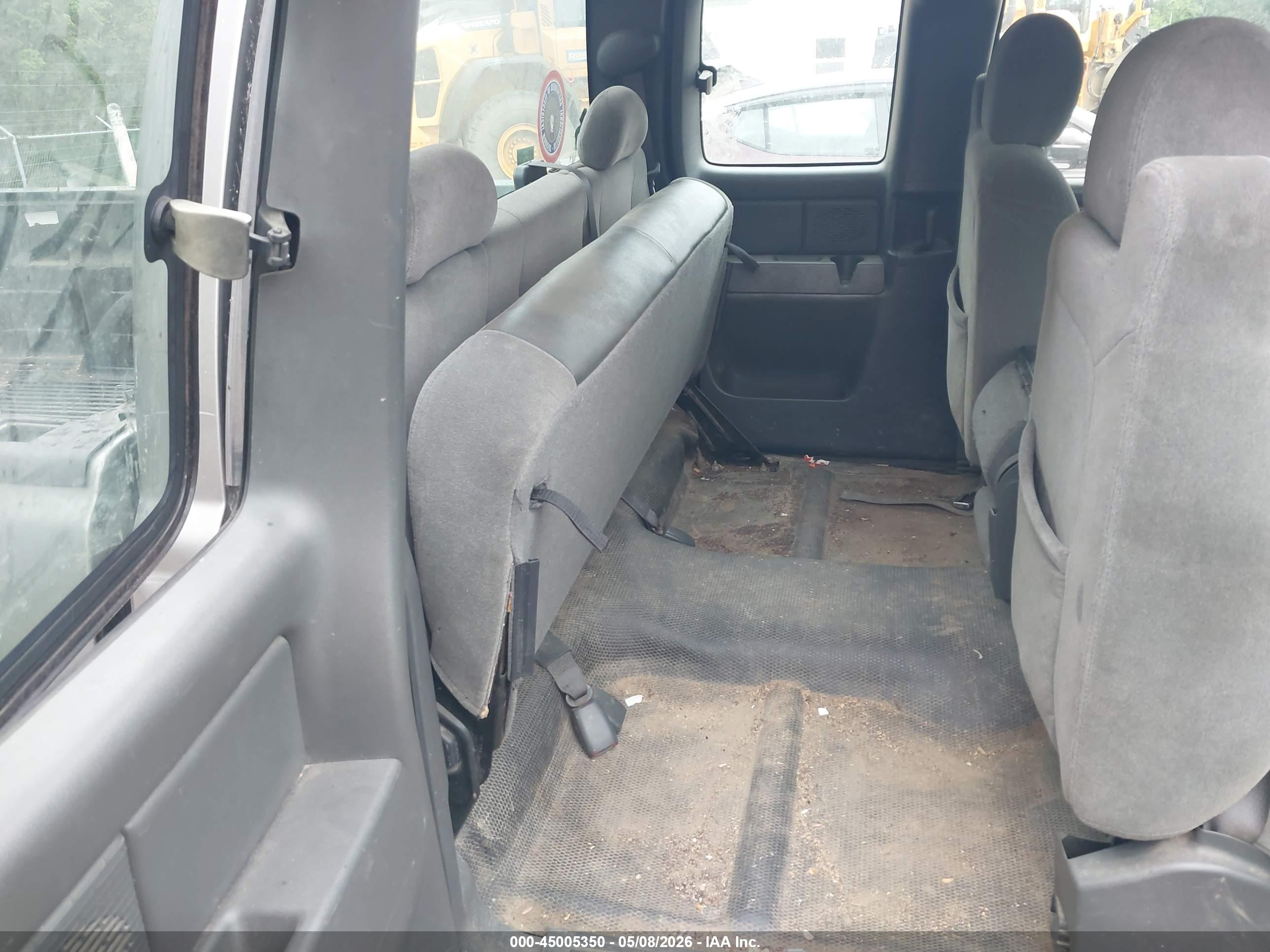 CHEVROLET SILVERADO image 8
