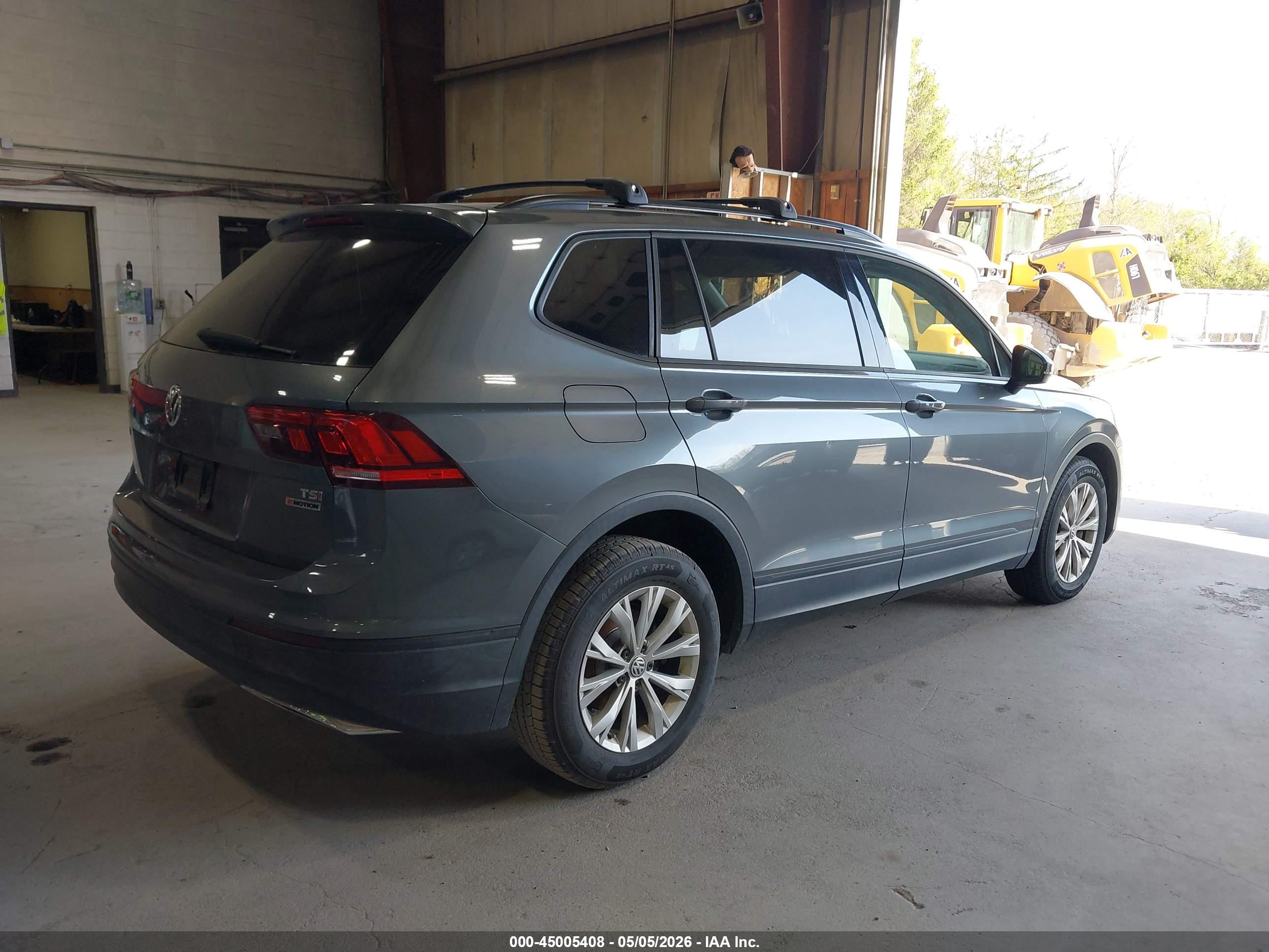 VOLKSWAGEN TIGUAN image 4